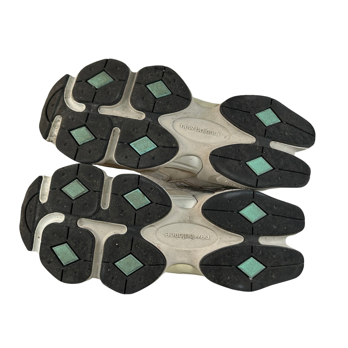 U9060MAC New Balance 9060 Sea Salt [USED] - 8.5 M (Used)