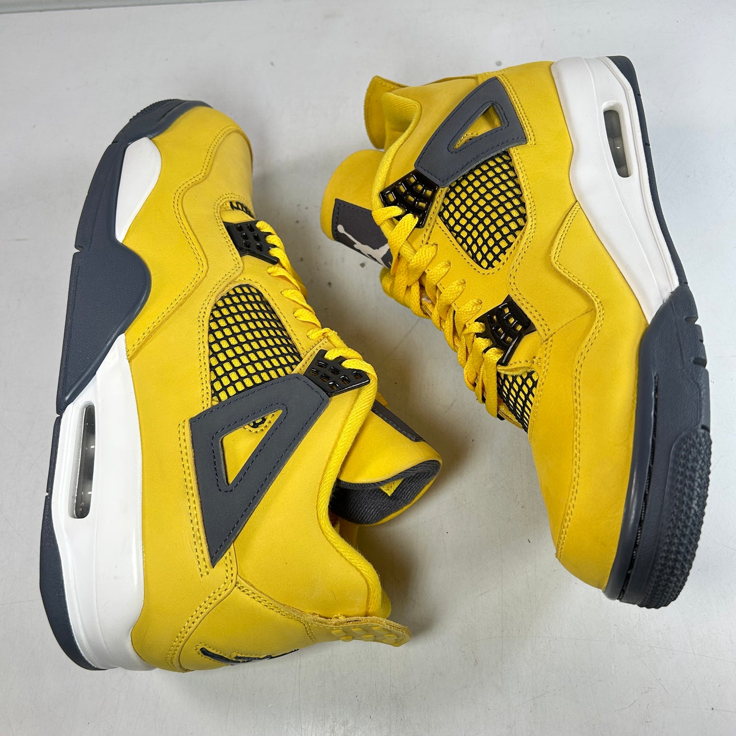 CT8527 700 Jordan 4 Retro Lightning (2021) [USED] - 11 M (Used5)