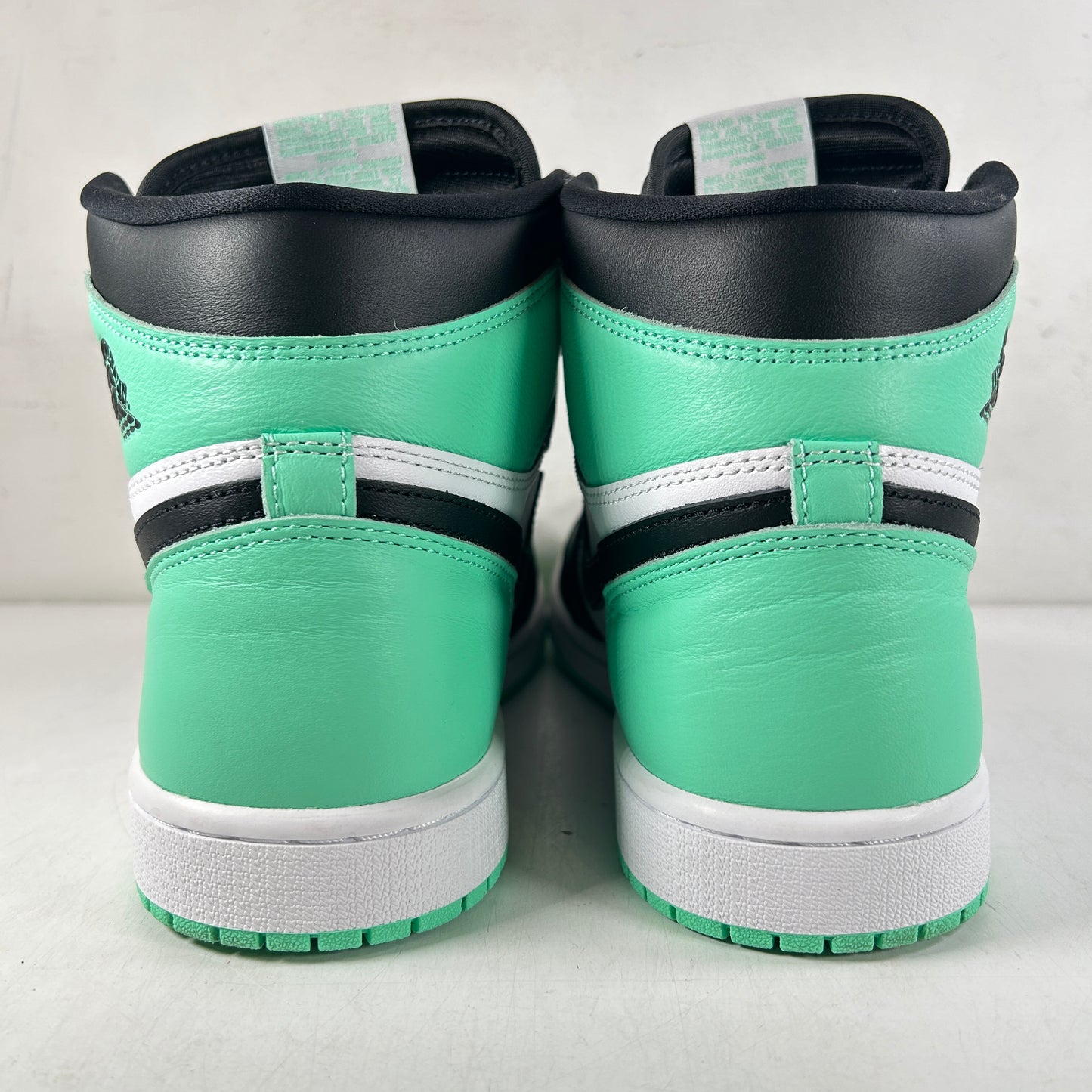 DZ5485 130 Jordan 1 Retro High OG Green Glow [USED] - 11 M (Used)