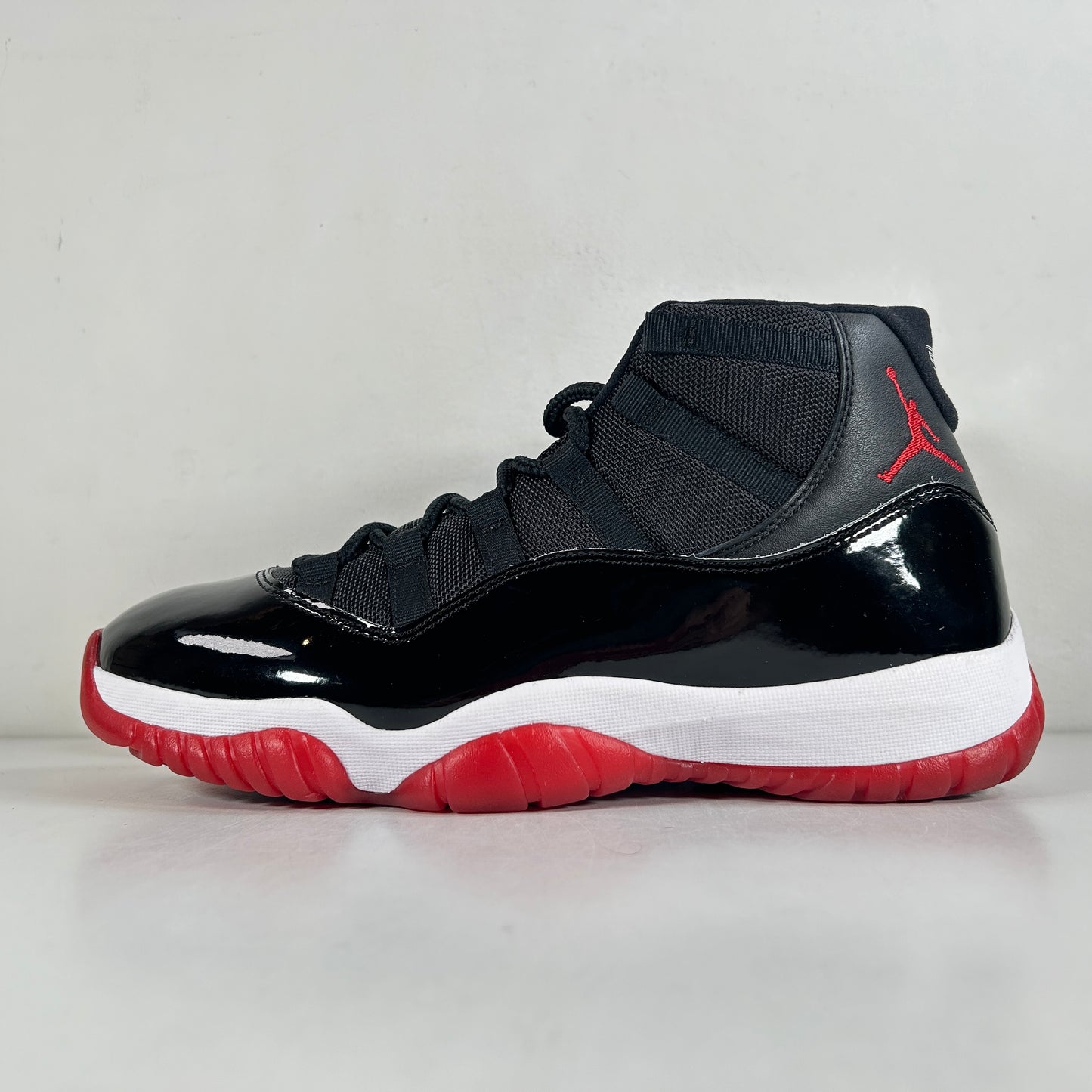 378037 061 Jordan 11 Retro Playoffs Bred (2019) [USED] - 10.5 M (VNDS)