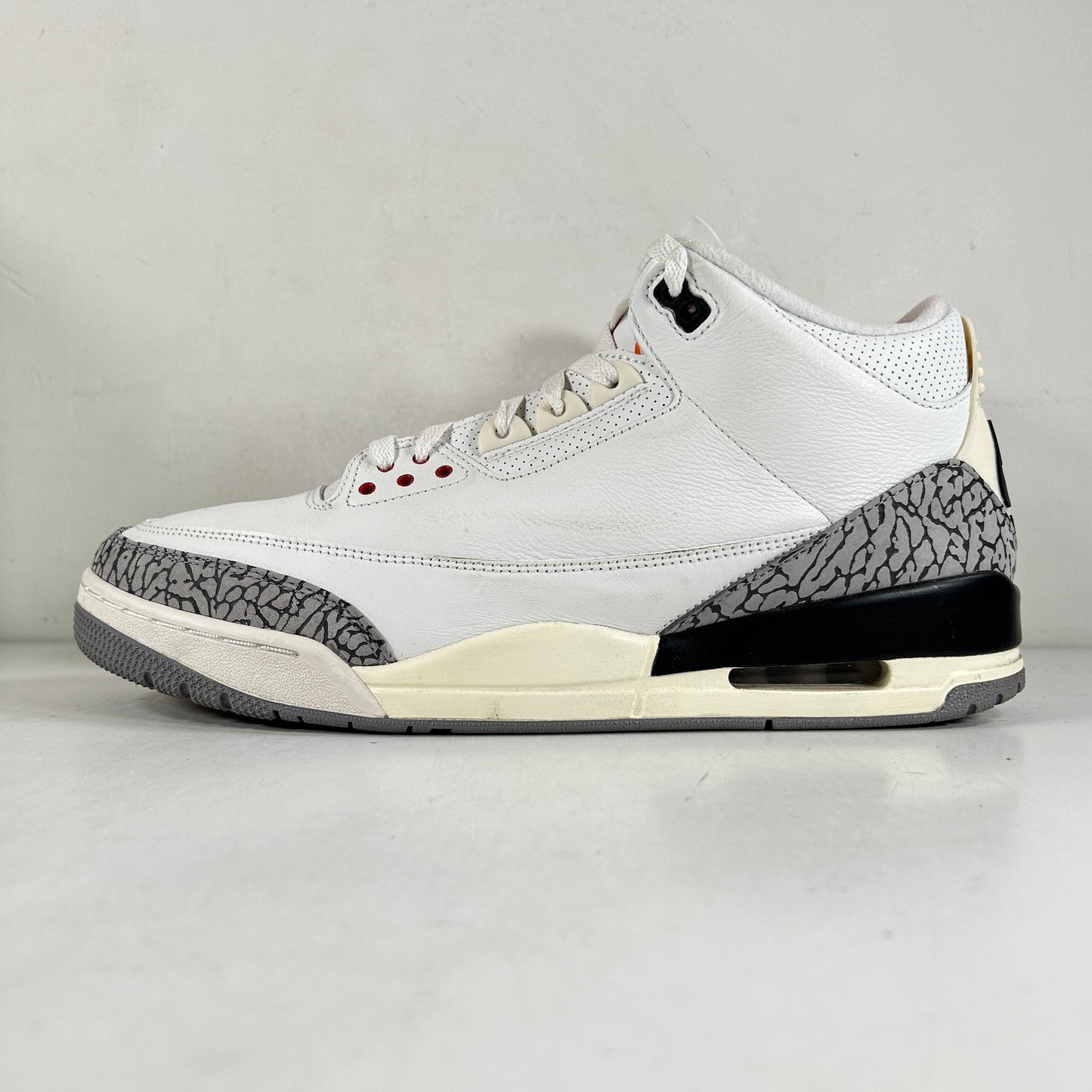 DN3707 100 Jordan 3 Retro White Cement Reimagined [USED] - 13 M (Used2)