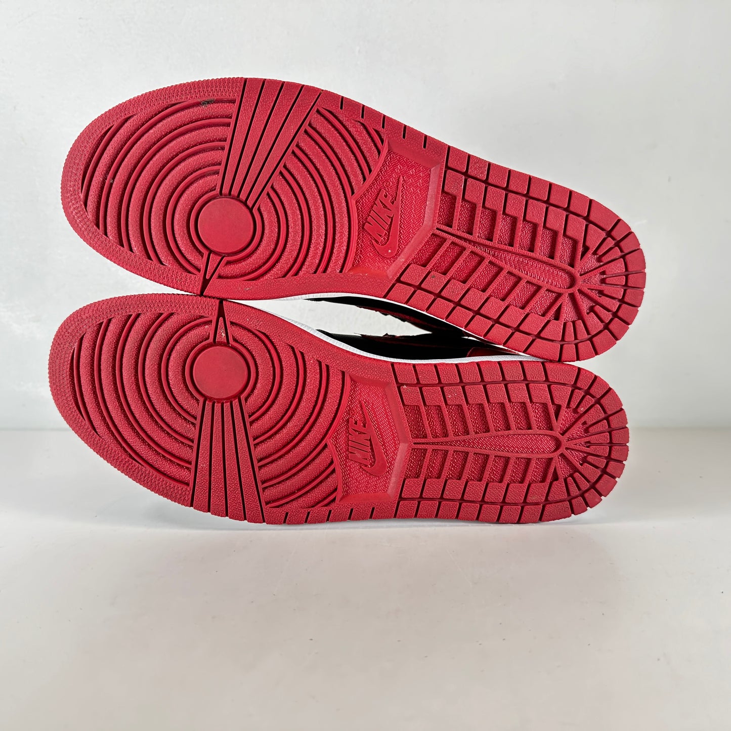 555088 001 Jordan 1 Retro High Bred Banned (2016) [USED] - 11 M (Used)