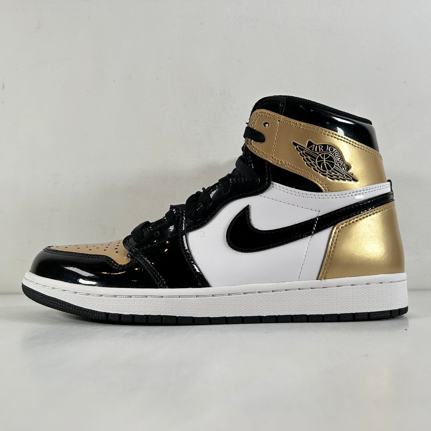 861428 007 Jordan 1 Retro High NRG Patent Gold Toe [USED] - 10 M (Used) (Replace Box)