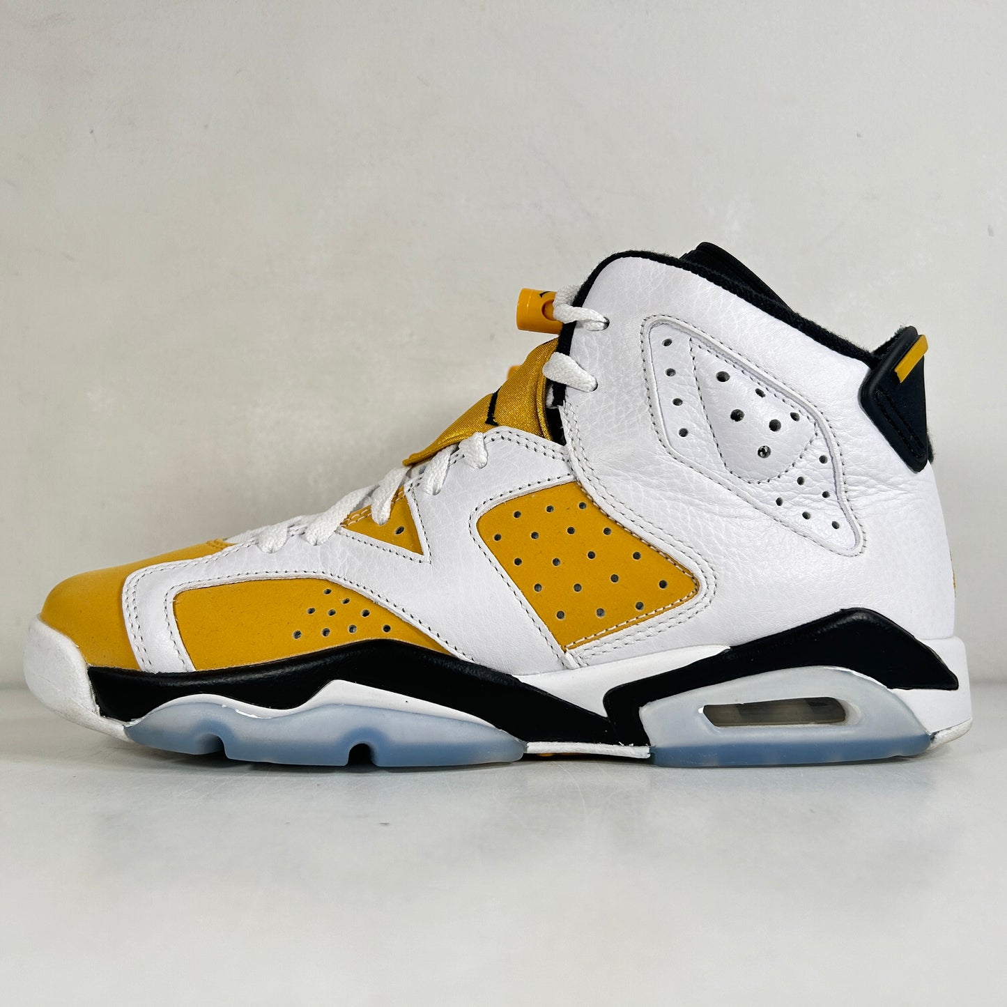 384665 170 Jordan 6 Retro Yellow Ochre (GS) [USED] - 7 Y (Used)