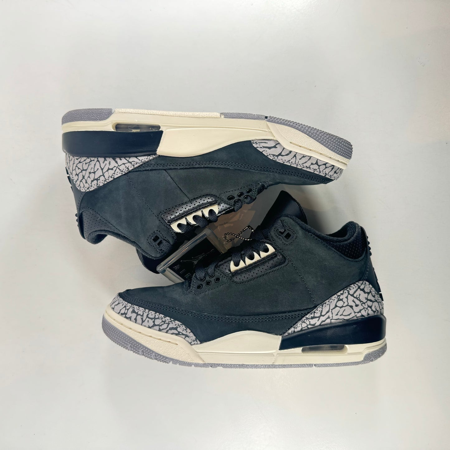 CK9246 001 Jordan 3 Retro Off Noir (Mujeres)
