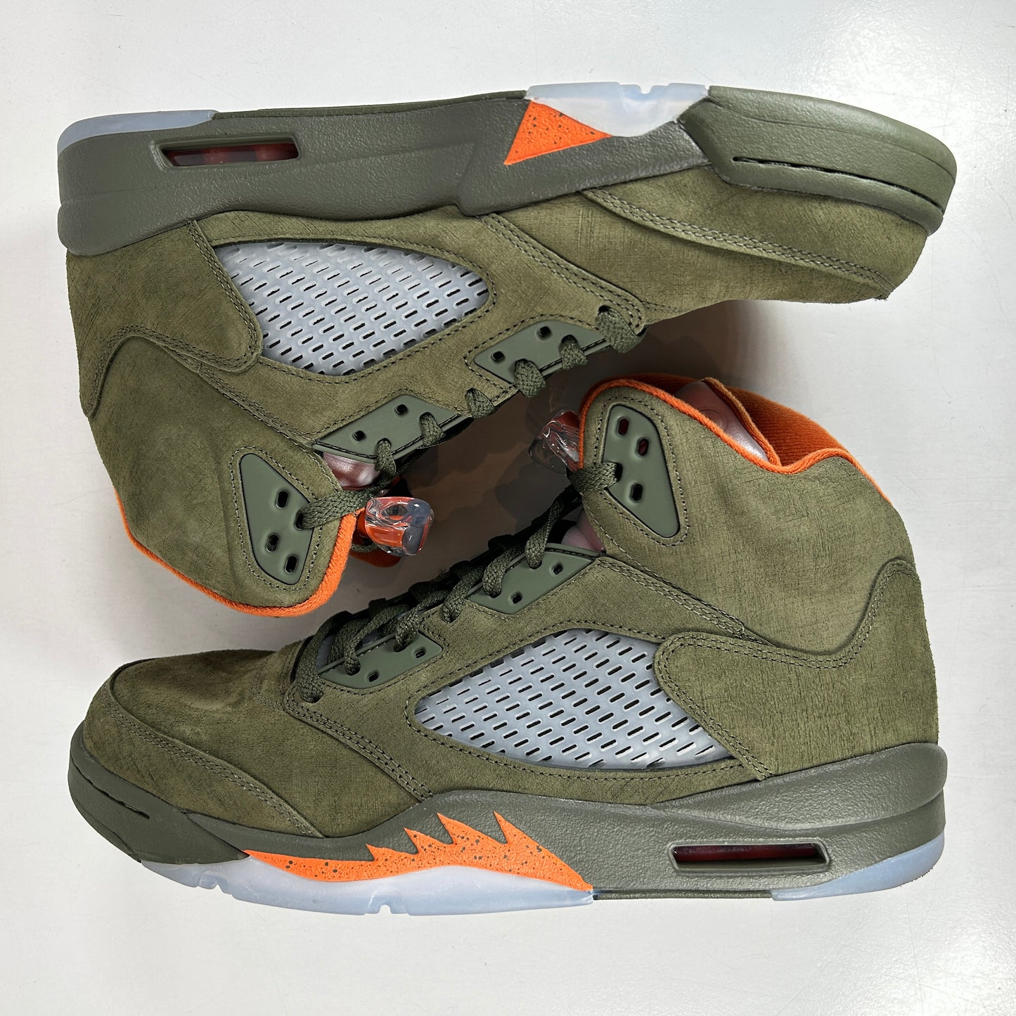 DD0587 308 Jordan 5 Retro Olive (2024) [USED] - 12 M (Used2)