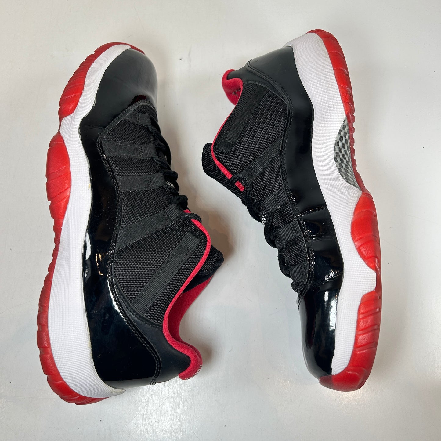 528895 012 Jordan 11 Retro Low Bred [USED] - 11 M (Used)