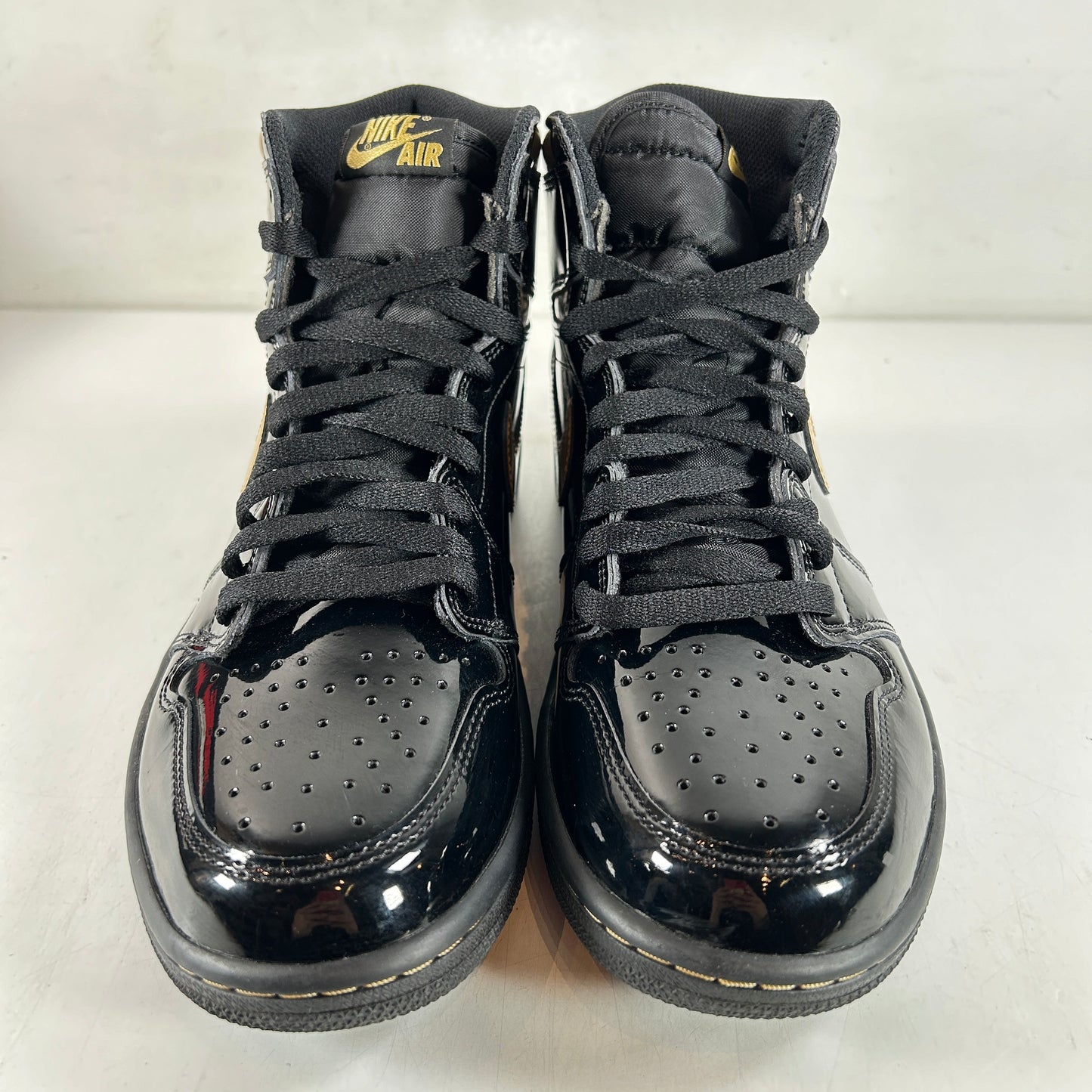 555088 032 Jordan 1 Black/Gold [USED] - 10 M (Used2)