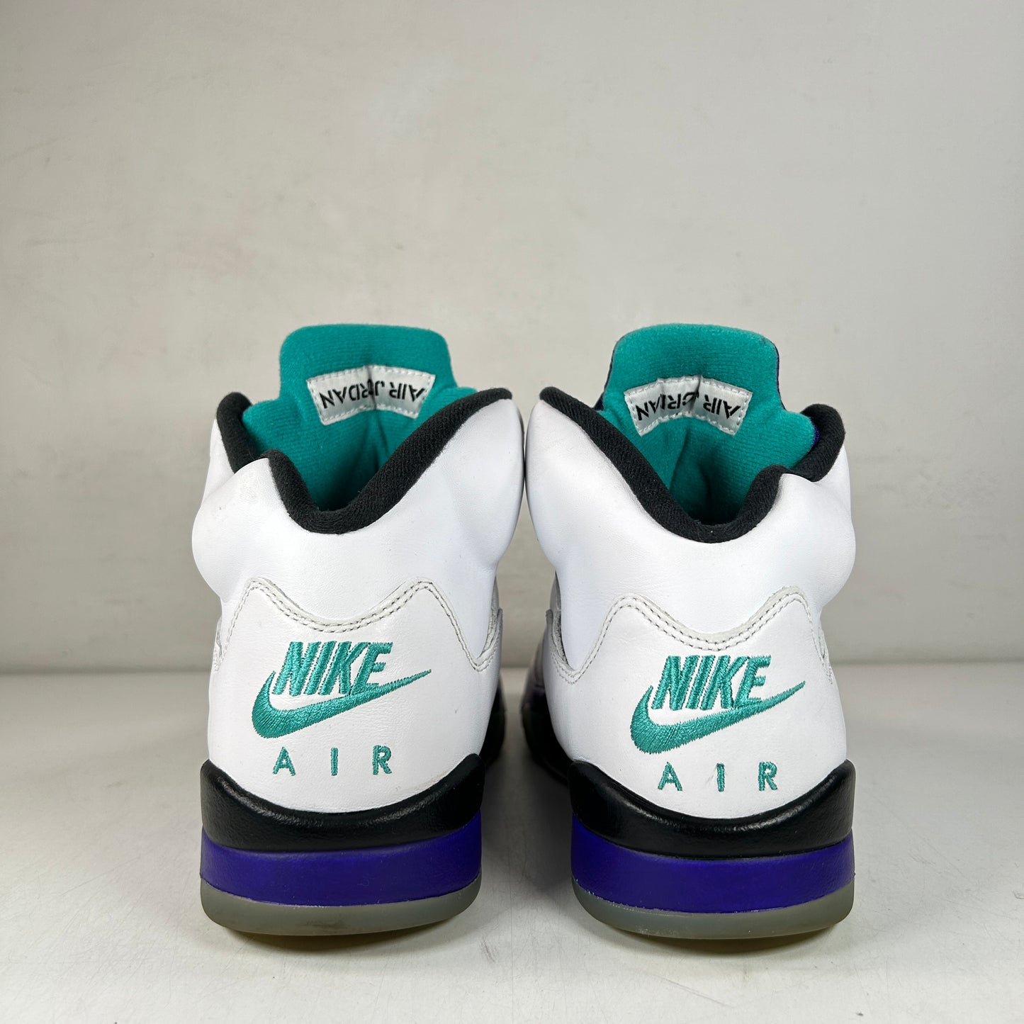 AV3919 135 Jordan 5 Retro Grape Fresh Prince [USED] - 8.5 M (Used)