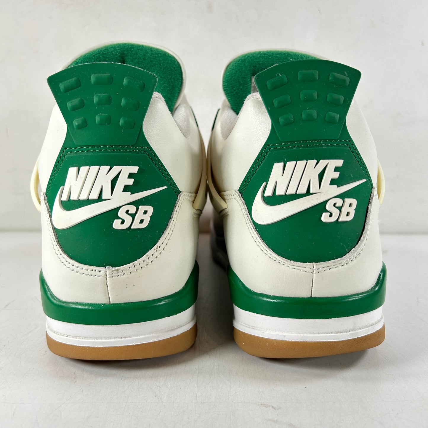 DR5415 103 Jordan 4 Retro SB Pine Green [USED] - 9.5 M (Used2)