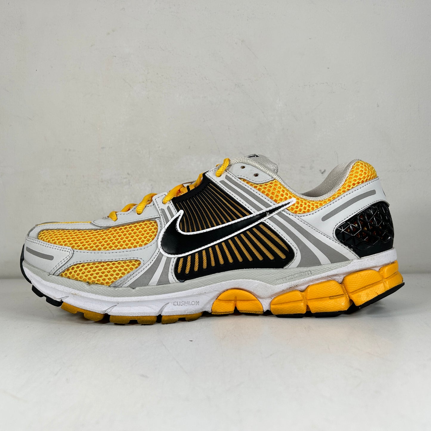 FB9149 002 Nike Zoom Vomero 5 Photon Dust Laser Orange [USED] - 13 M (Used)(No Box)