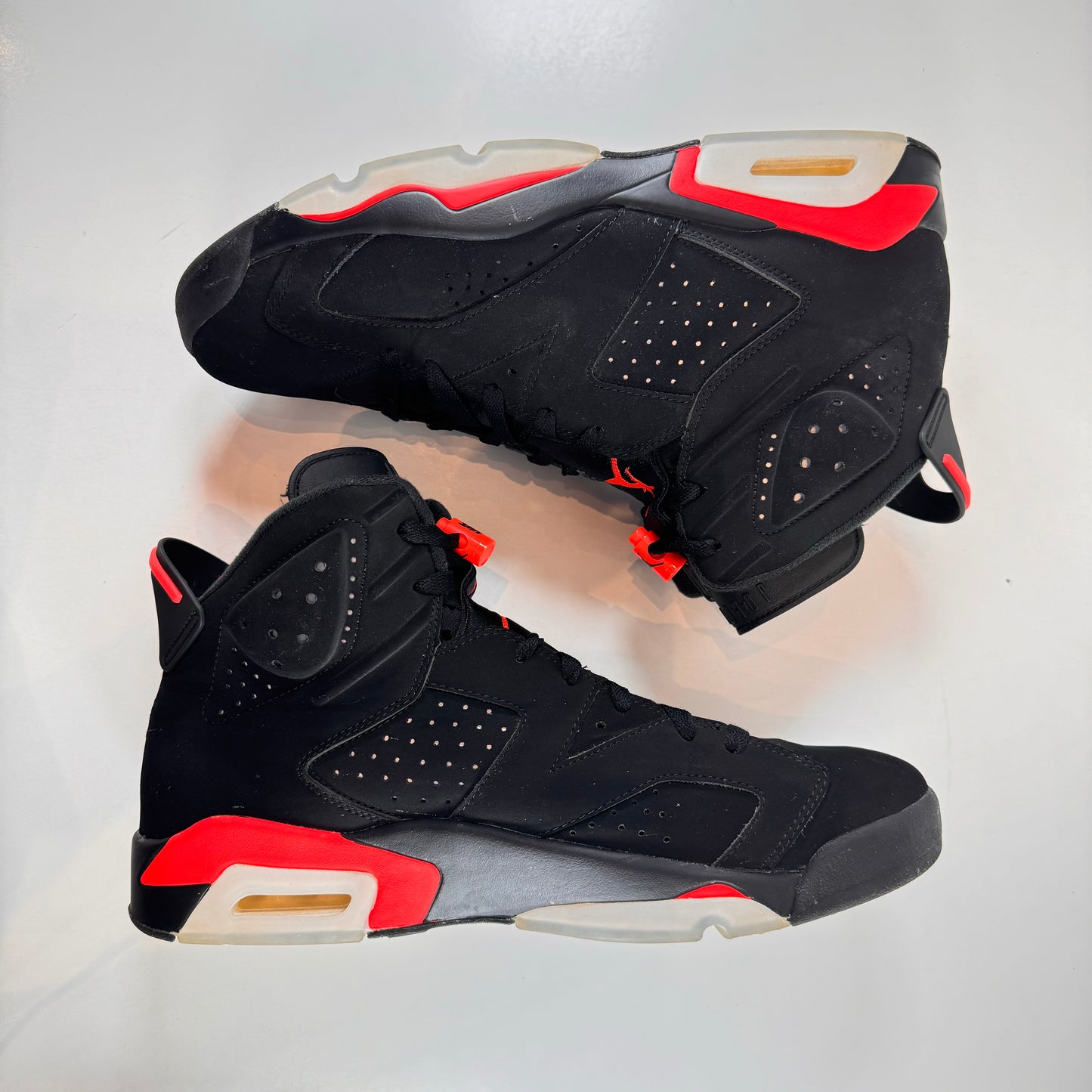 384664 060 Jordan 6 Retro Black Infrared (2019) - 12 M (Used) (Replace Box)