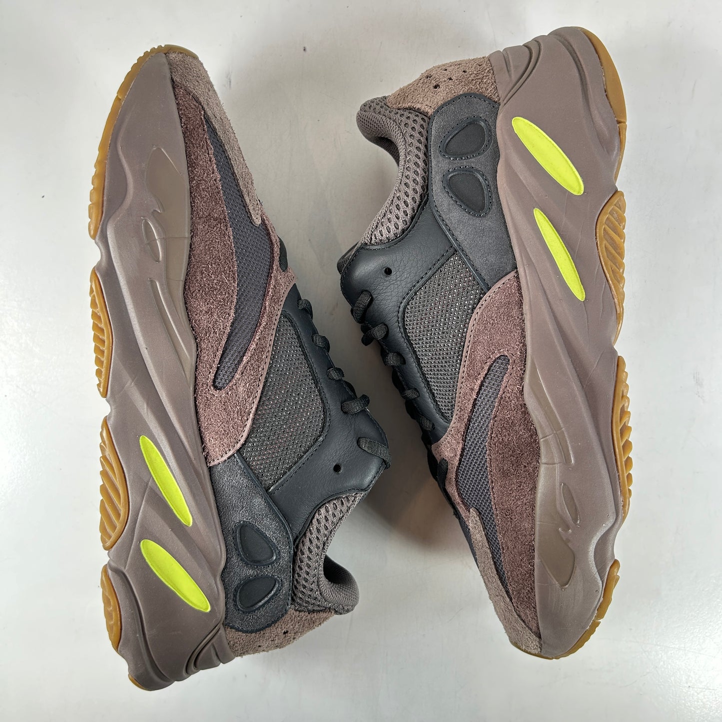 EE9614 Yeezy Boost 700 Mauve [USED] - 11.5 M (Used)