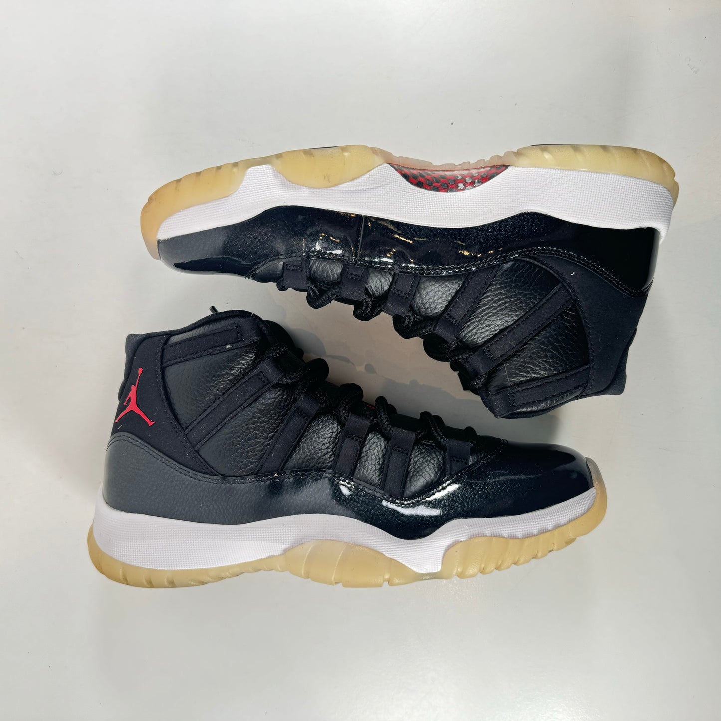 378037 002 Jordan 11 Retro 72-10 [USED] - 8 M (Used)