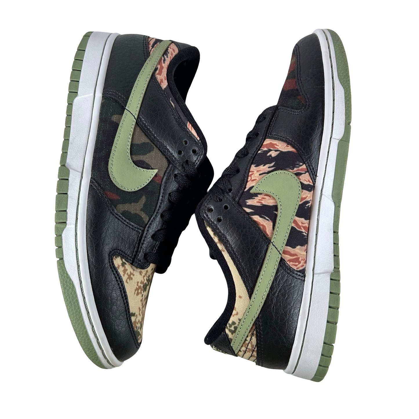 DH0957 001 Nike Dunk Low Loco Camuflaje