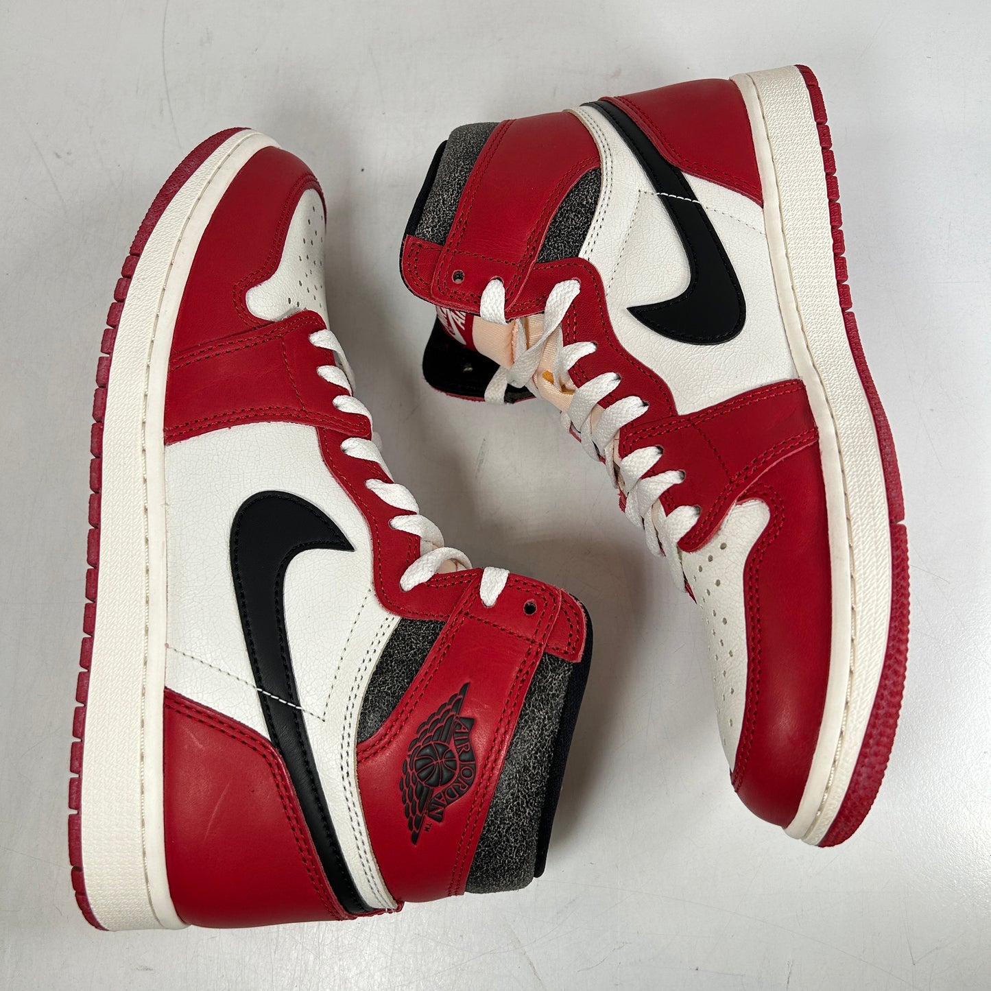 DZ5485 612 Jordan 1 Retro High OG Chicago Lost And Found [USED] - 10 M (VNDS2)