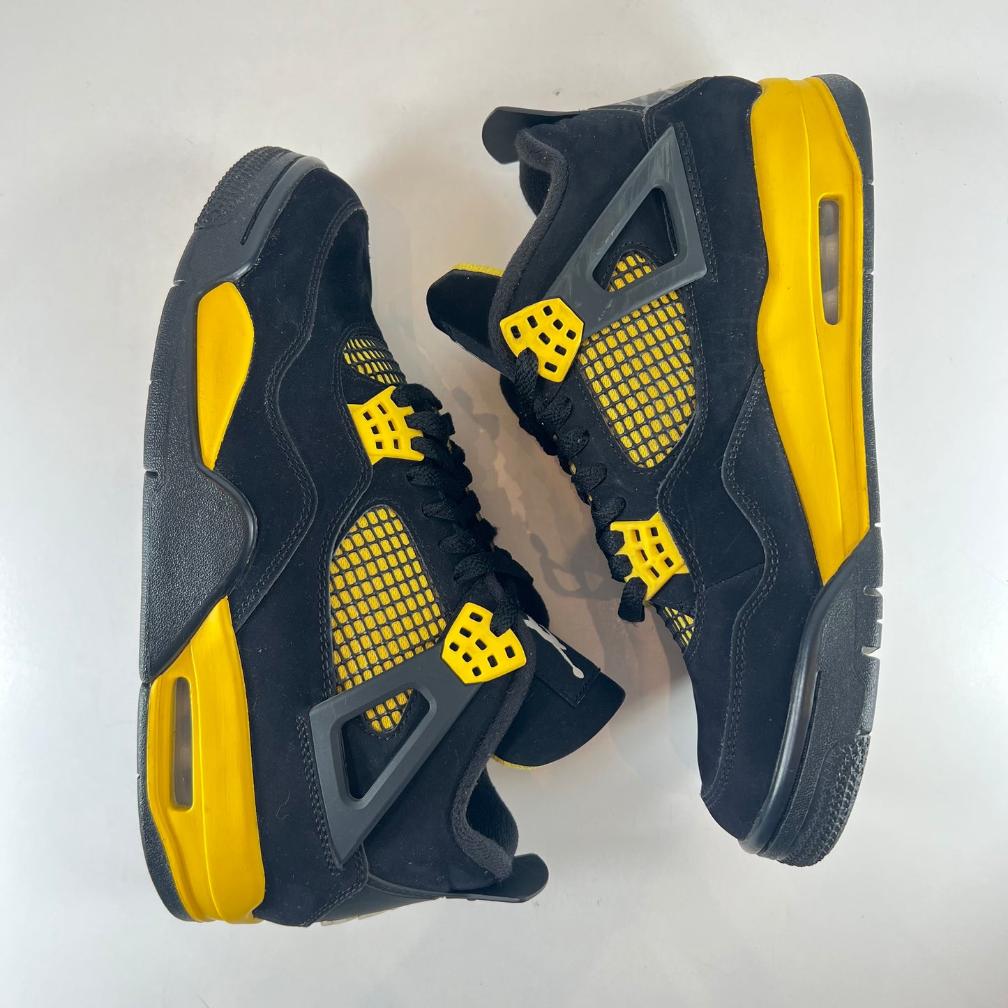 DH6927 017 Jordan 4 Retro Thunder [USED] - 9 M (Used)