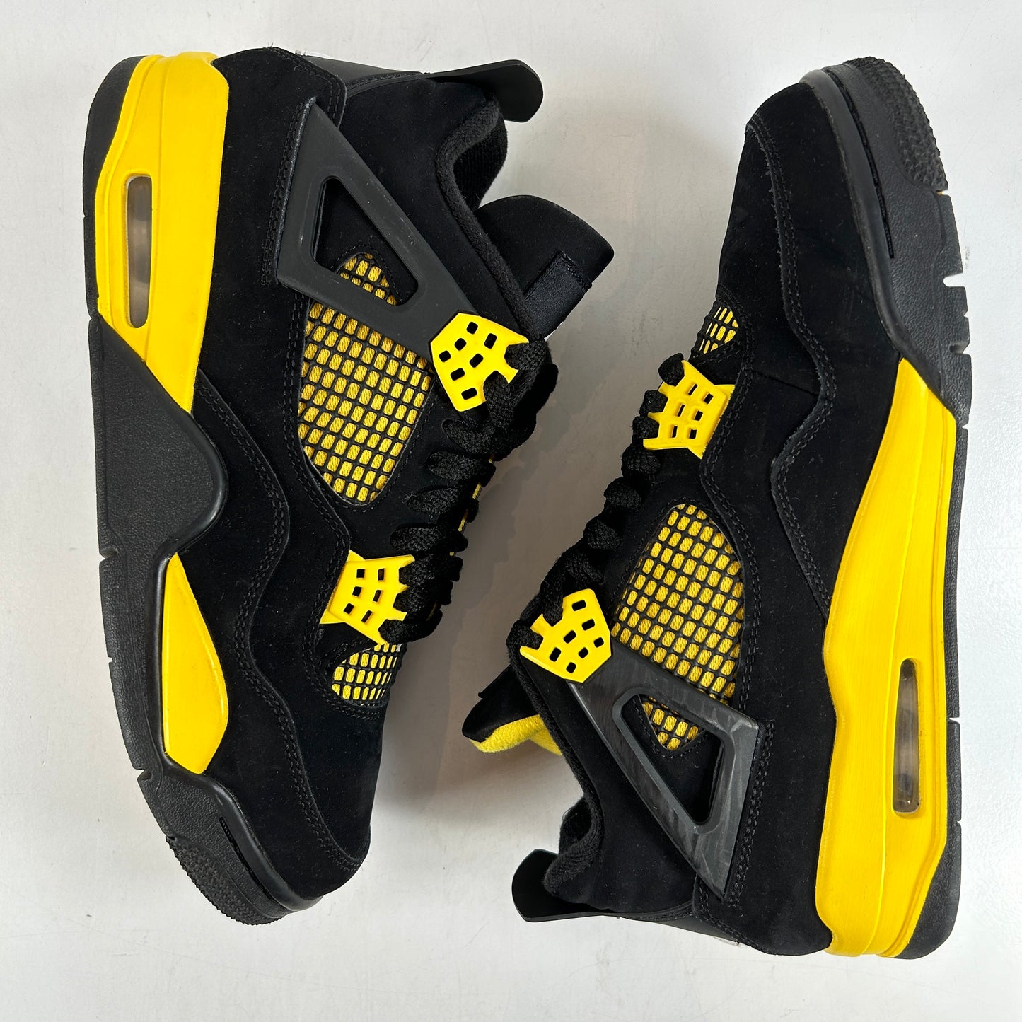 DH6927 017 Jordan 4 Retro Thunder [USED] - 8 M (Used2)