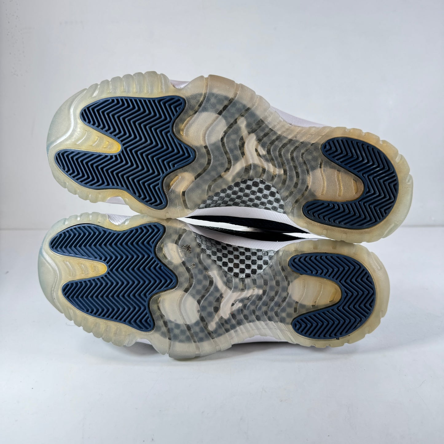 CD6846 102 Jordan 11 Retro Low Snake Navy (2019) [USED] - 9 M (Used) (No Box)