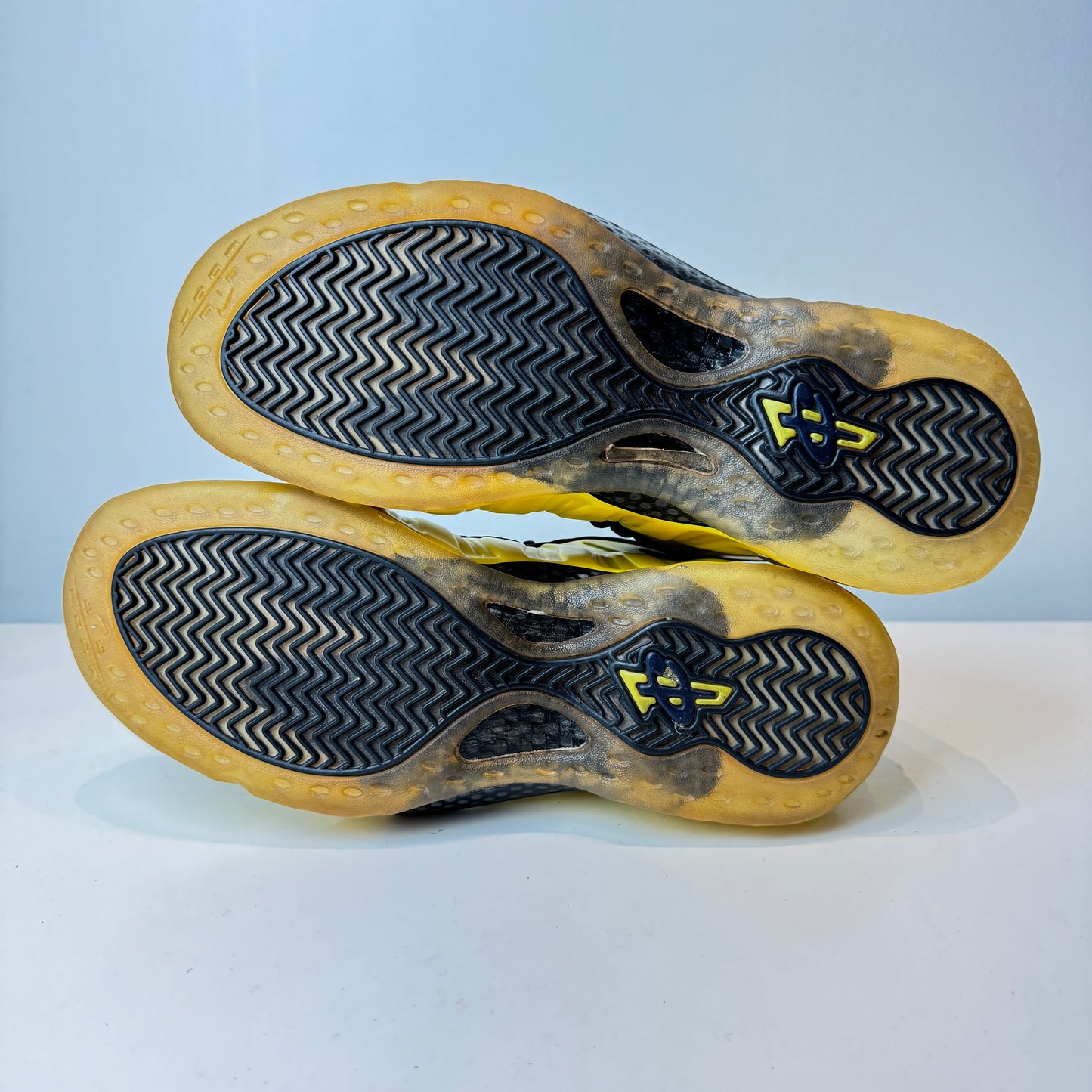 314996 330 Nike Air Foamposite One Electrolime [USED] - 11 M (Used) (No Box)