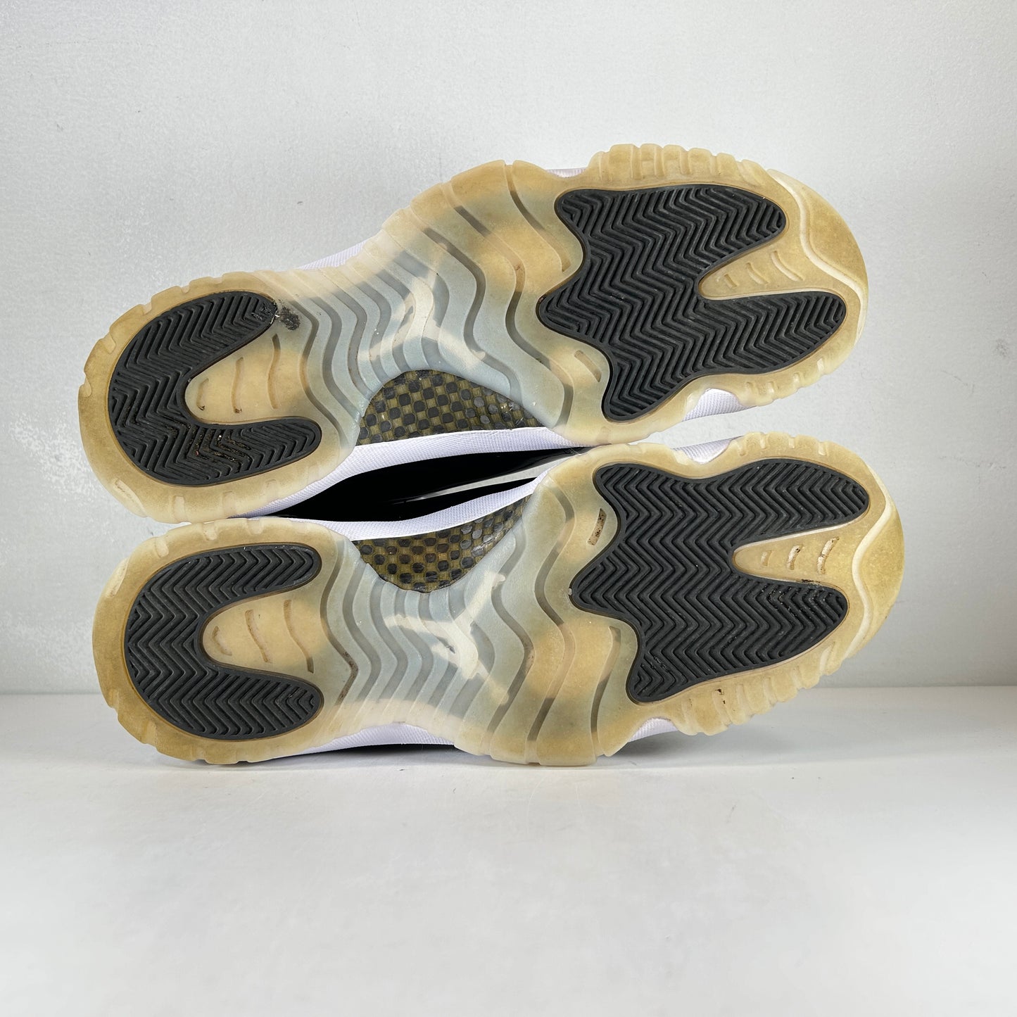 CT8012 170 Jordan 11 Retro DMP Defining Moments (2023) [USED] - 11 M (Used3)