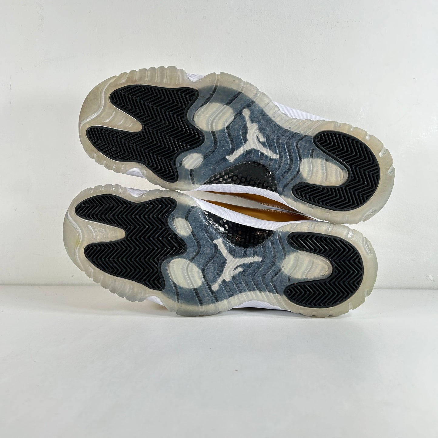 528895 103 Jordan 11 Retro Low Closing Ceremony [USED] - 10.5 M (VNDS) (Replace Box)