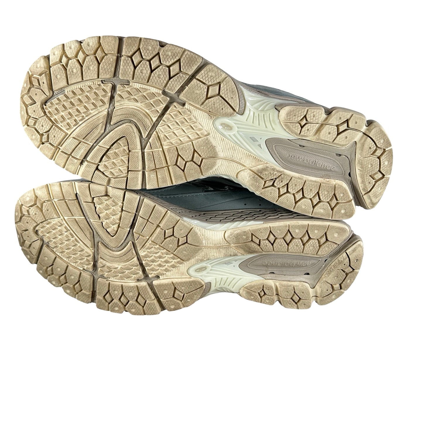 M2002RK1 New Balance 2002R Kith Pistachio [USED] - 11 M (Used)