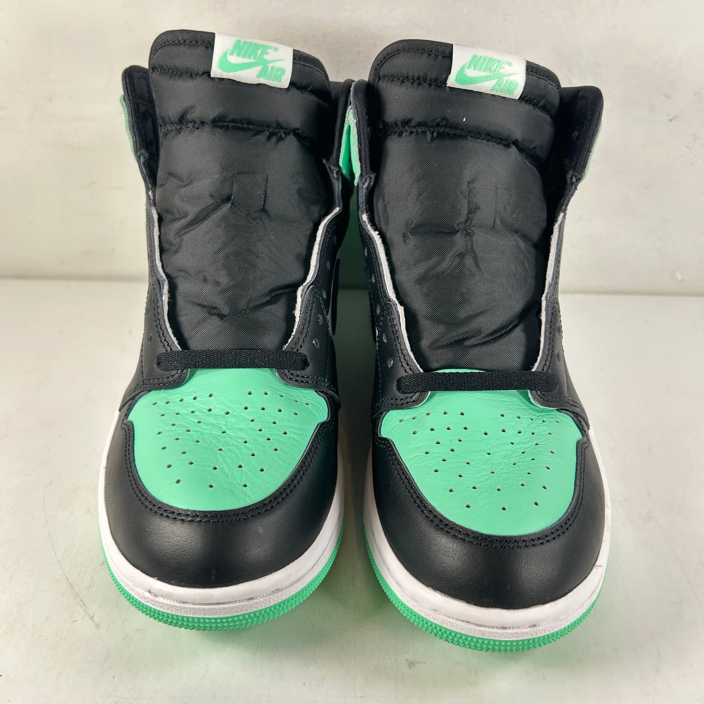 DZ5485 130 Jordan 1 Retro High OG Green Glow [USED] - 11 M (Used)