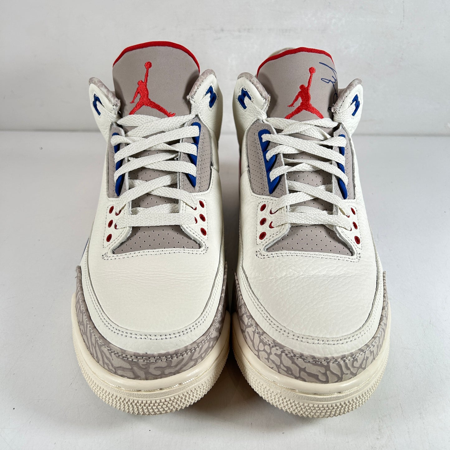 136064 140 Jordan 3 Retro International Flight [USED] - 10.5 M (Used)