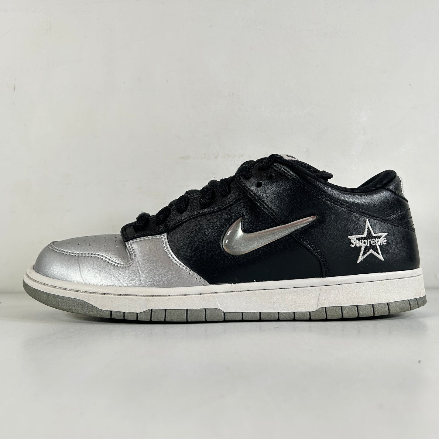 CK3480 001 Nike SB Dunk Low Supreme Jewel Swoosh Silver [USED] - 11 M (Used)