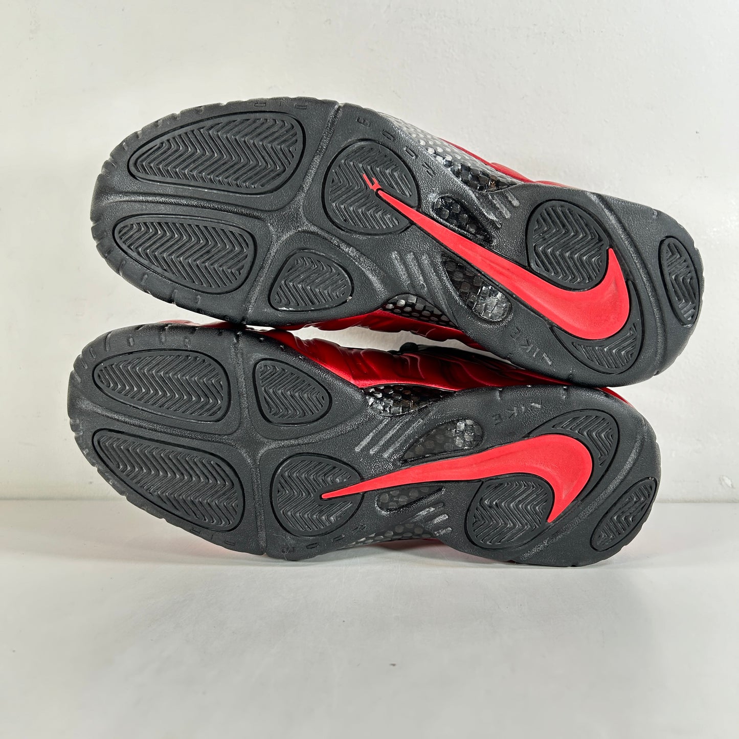 624041 604 Nike Air Foamposite Pro University Red [USED] - 11 M (VNDS) (Replace Box)