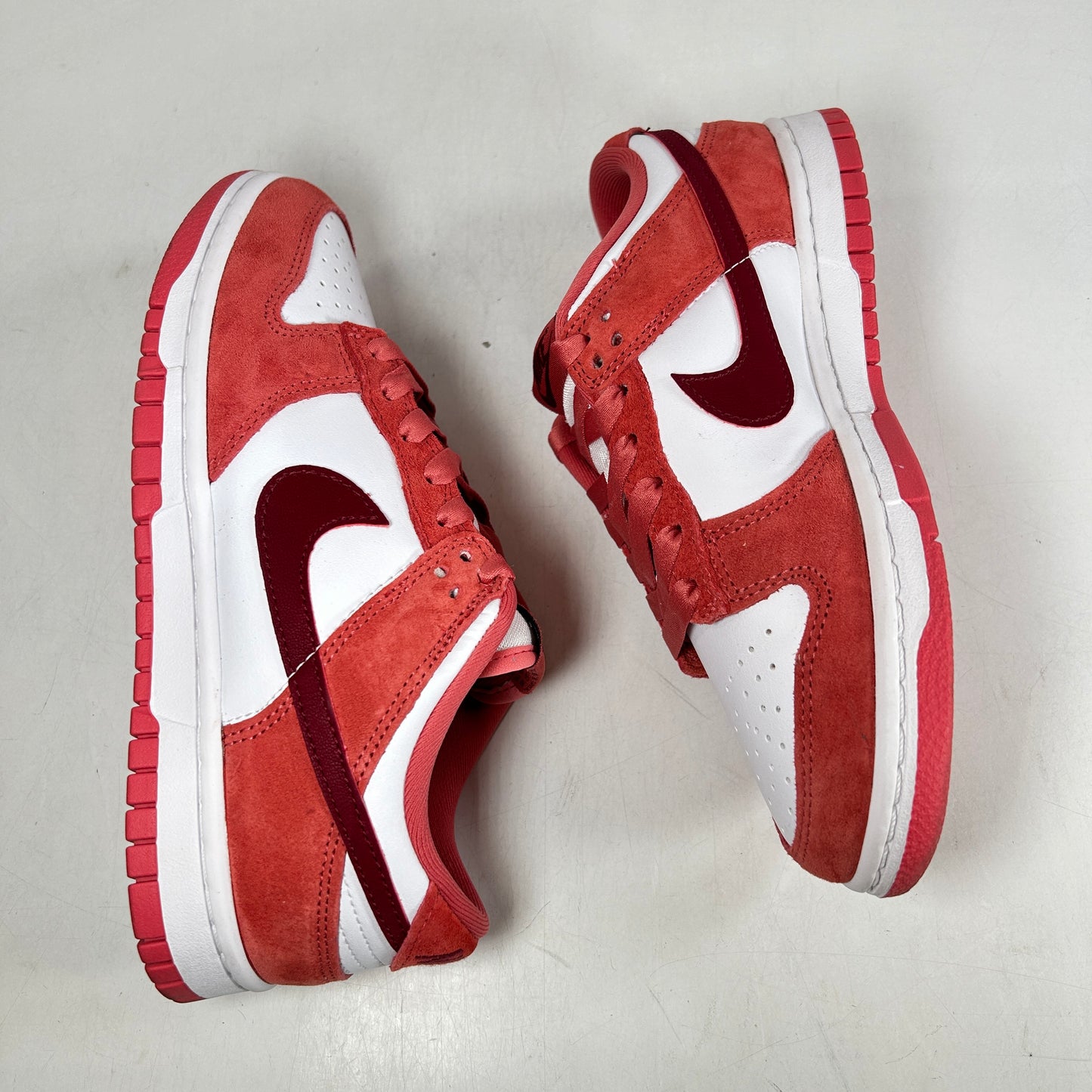 FQ7056 100 Nike Dunk Low Valentine's Day (2024) (Women's) [USED] - 6.5 Y (Used) (No Box)
