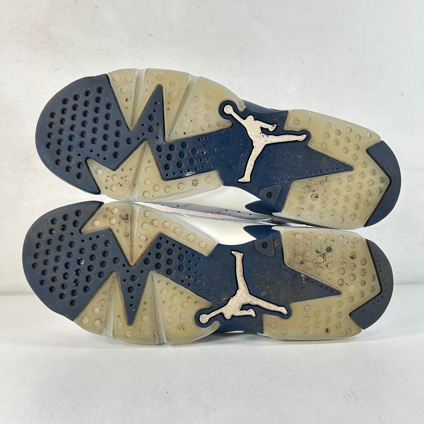 384665 141 Jordan 6 Retro Midnight Navy GS [USED] - 6.5 Y (Used)