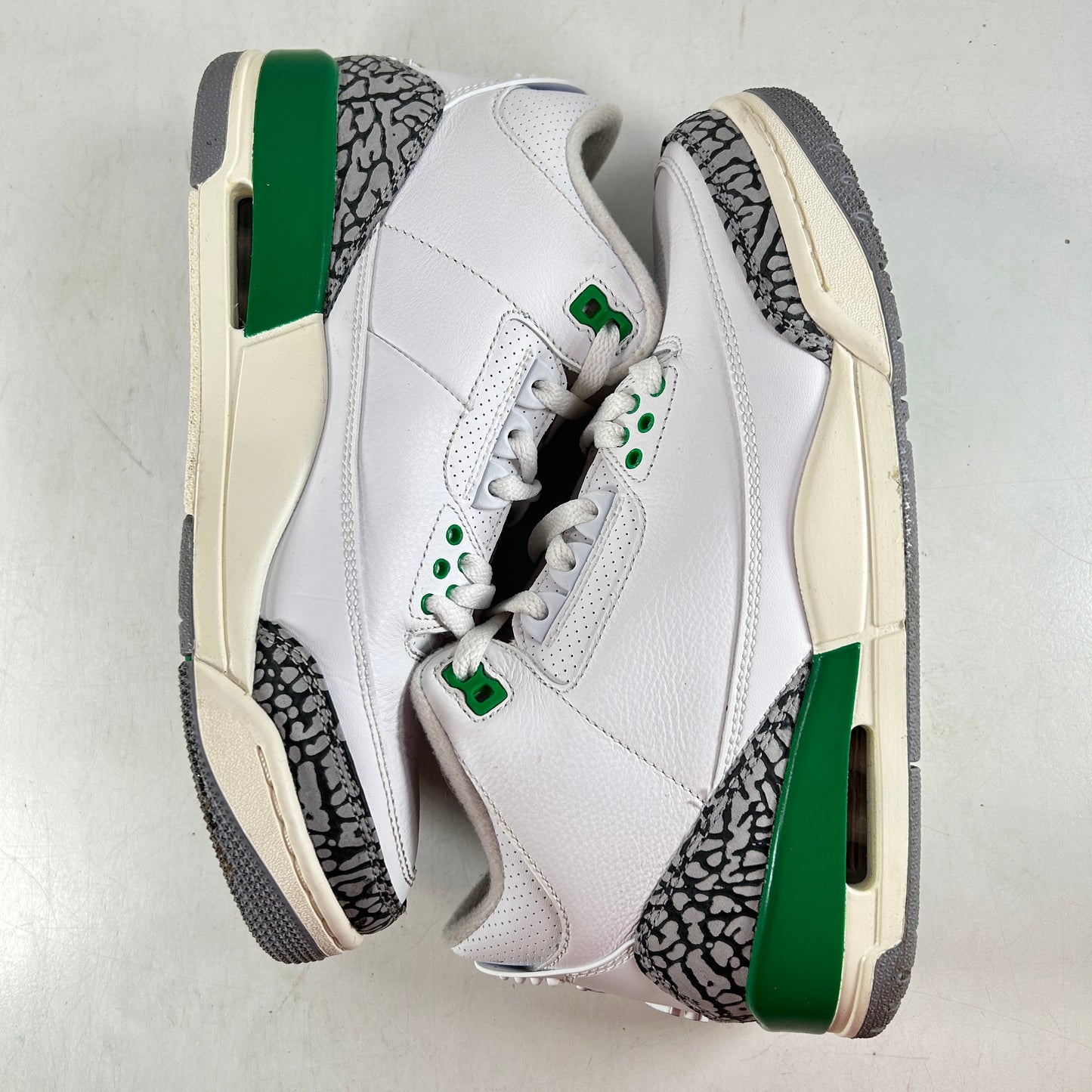 CK9246 136 Jordan 3 Retro Lucky Green (W) [USED] - 9 W (Used)