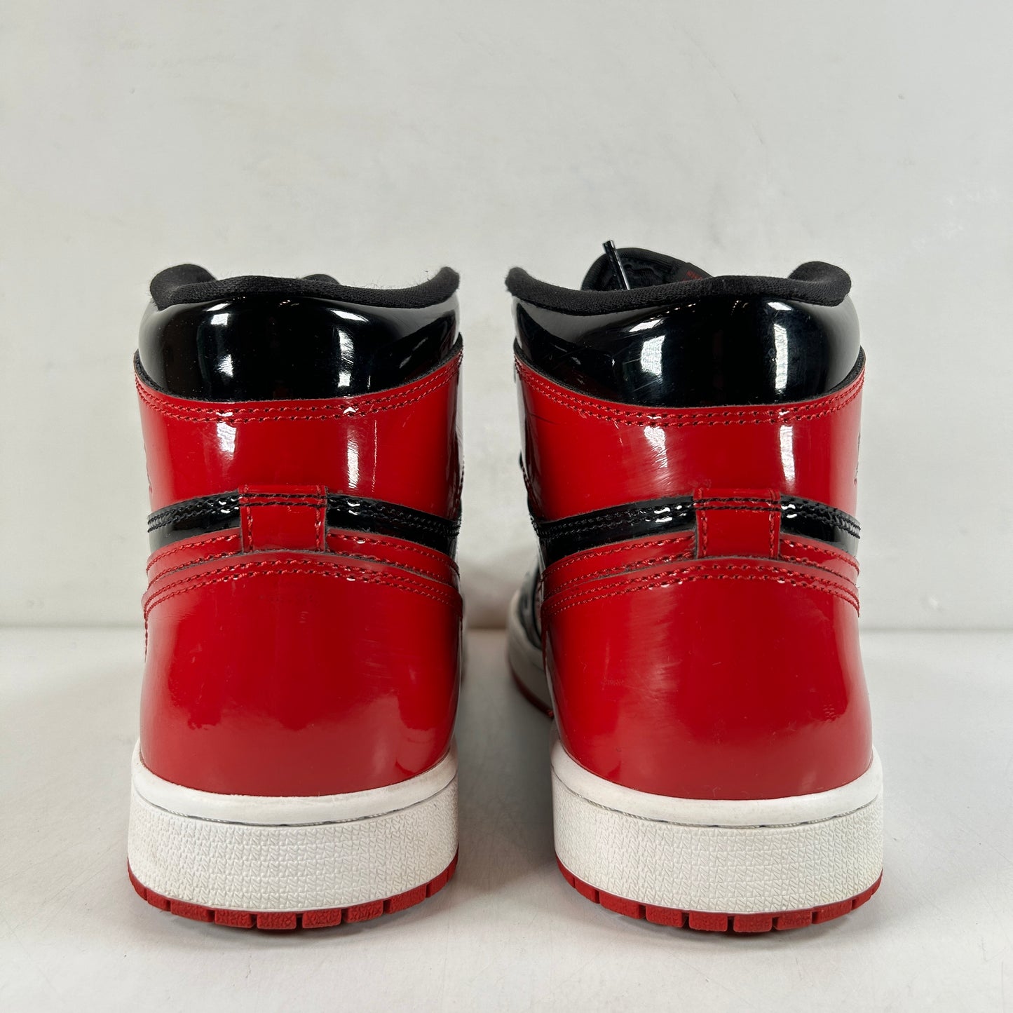 555088 063 Jordan 1 Retro High OG Patent Bred [USED] - 8.5 M (Used3)