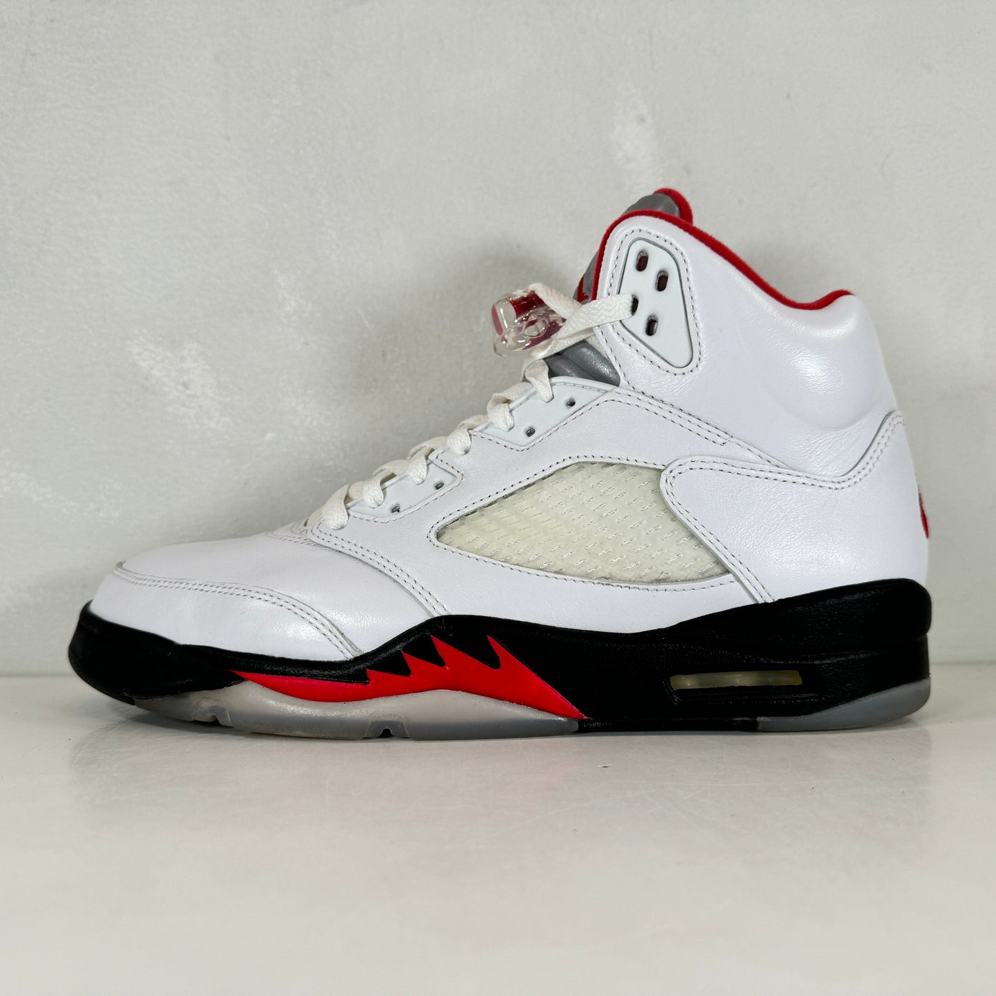 DA1911 102 Jordan 5 Fire Red [USED] - 9.5 M (Used2)