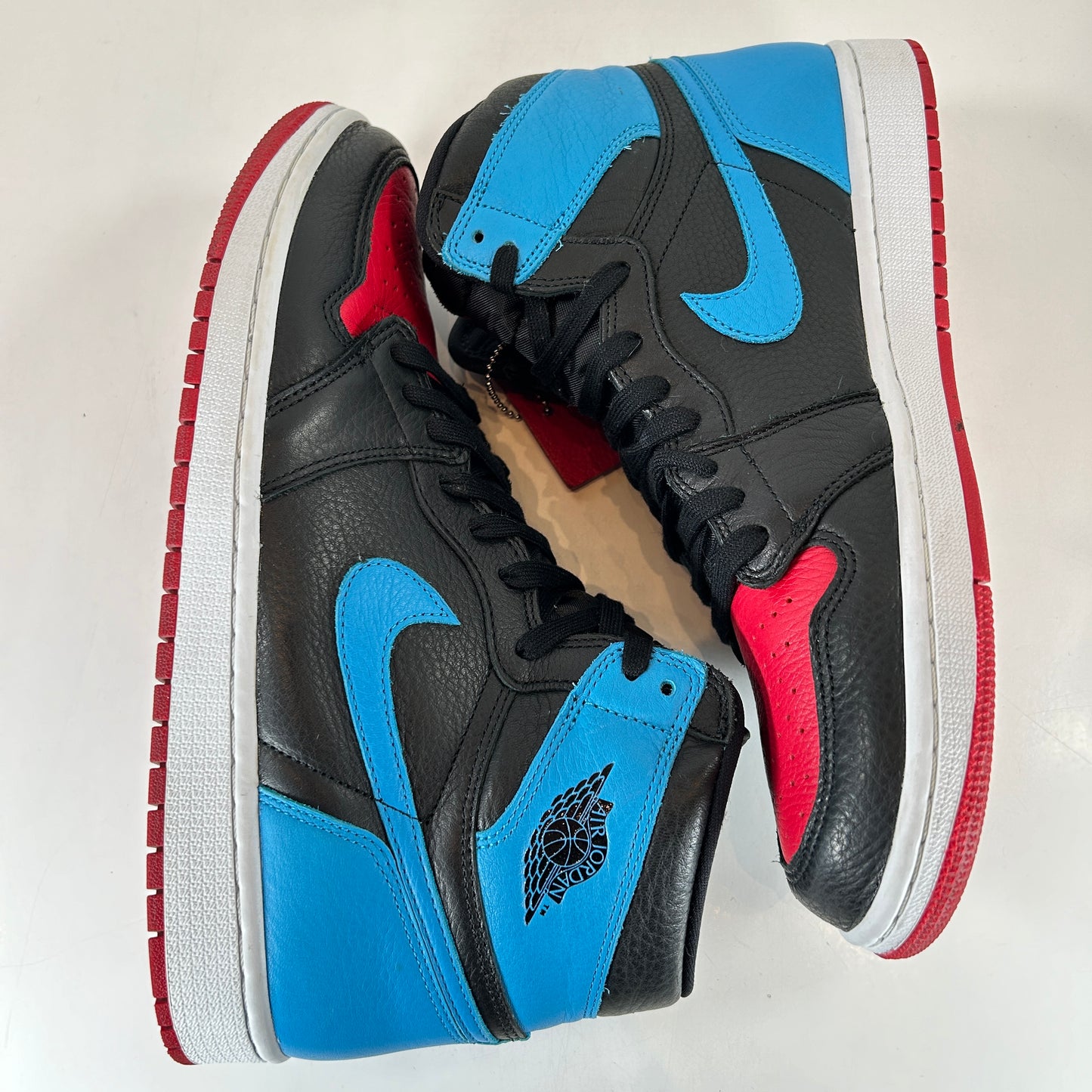 CD0461 046 Jordan 1 Retro High NC to Chi (Women's) [USED] - 12 W (Used)