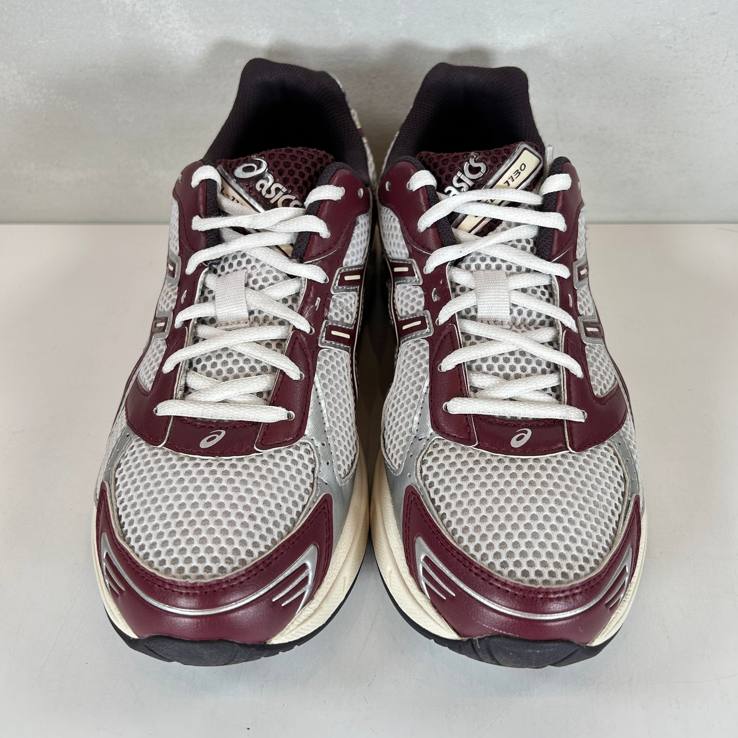 1203A685 100 ASICS Gel-1130 White Maroon Banner [USED] - 9.5 M (Used) (Replace Box)