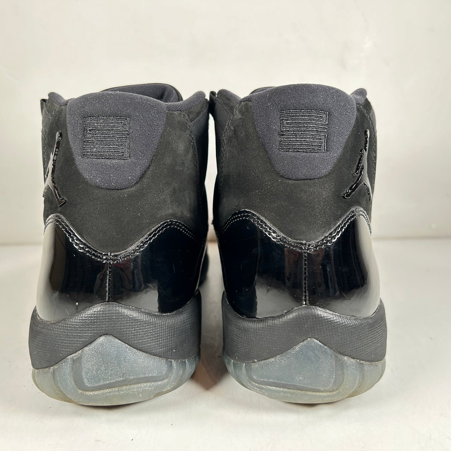 378037 005 Jordan 11 Retro Cap and Gown [USED] - 11 M (Used)