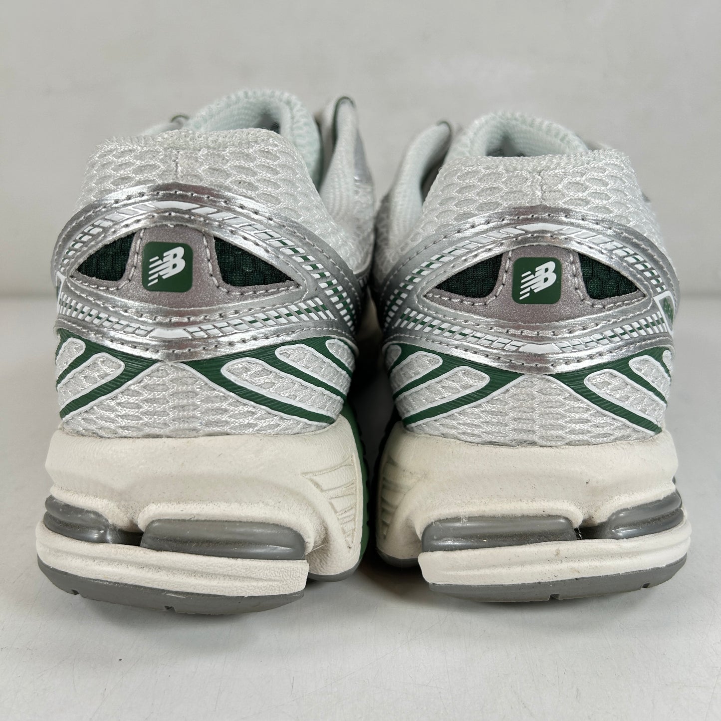 ML860GP2 New Balance 860 V2 Mallard Green [USED] - 9 M (VNDS)