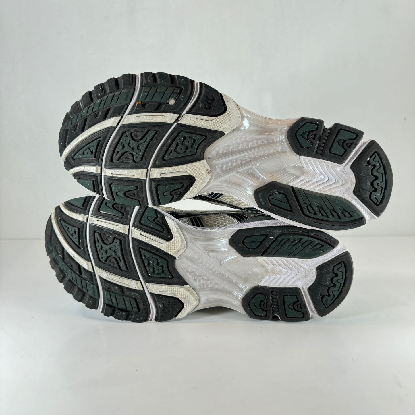 1201A955 100 Kith Asics GT-2160 Escarabajo