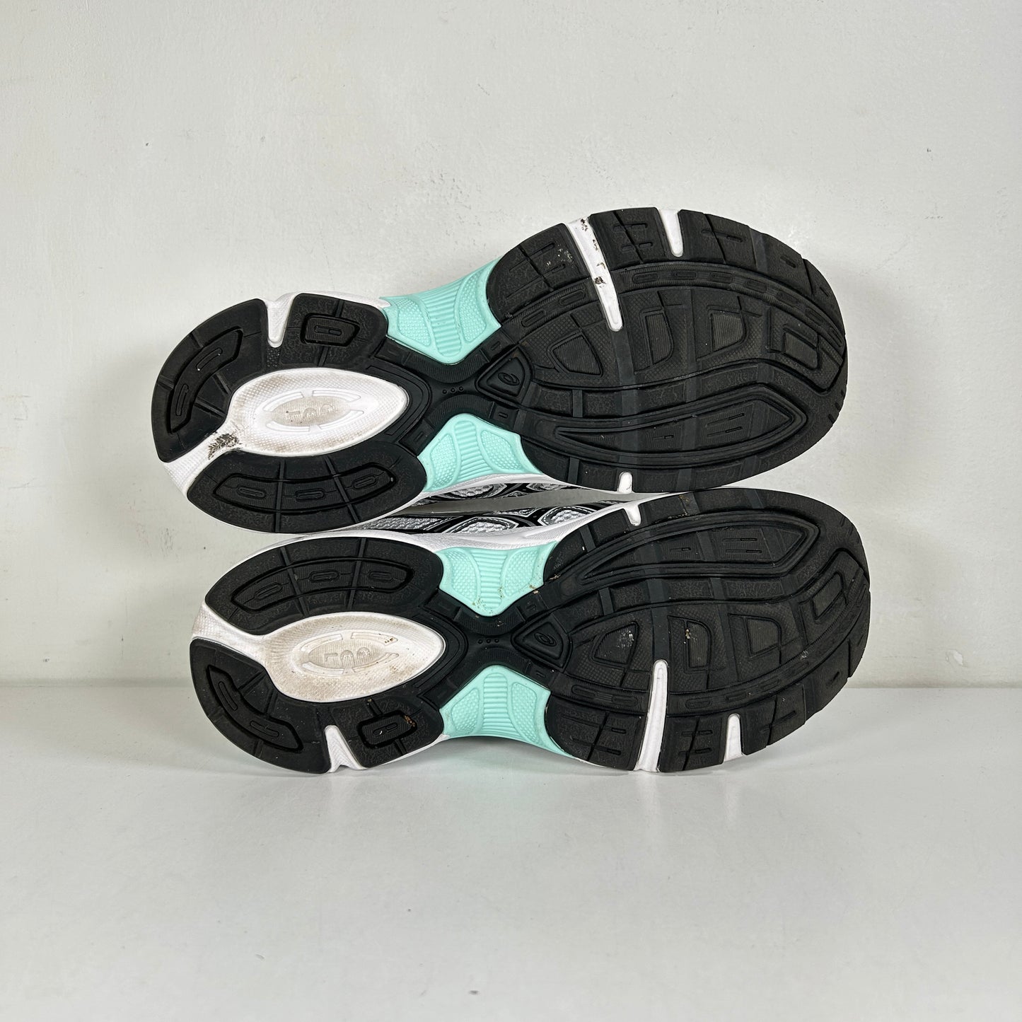 1204A163 102 ASICS Gel-1130 White Aqua (GS) [USED] - 5.5 M (Used) (Replace Box)