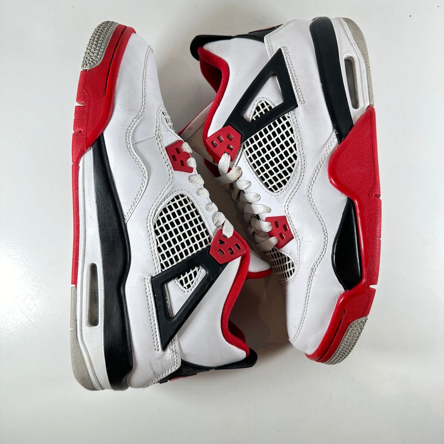 408452 160 Jordan 4 Retro Fire Red (2020) (GS) [USED] - 7 Y (Used)