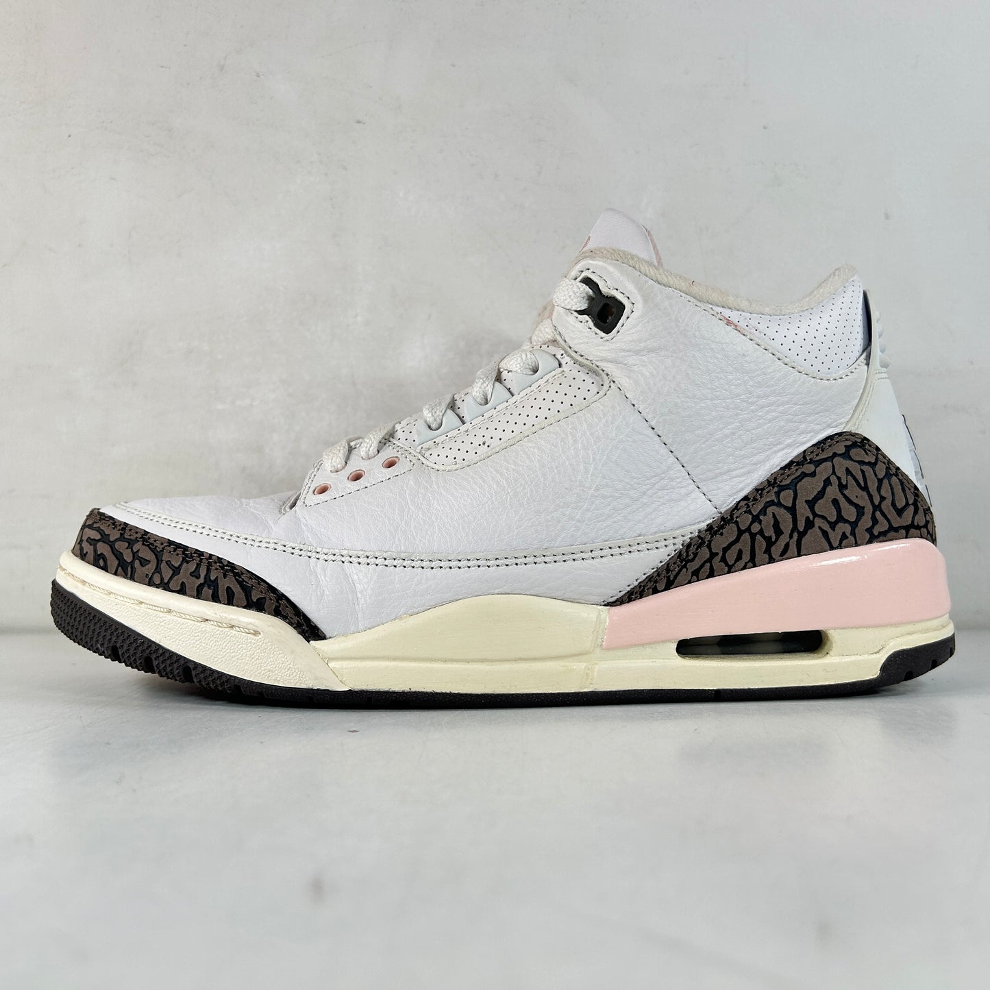 CK9246 102 Jordan 3 Retro Neapolitan Dark Mocha (Women's) [USED] - 11 W (Used)