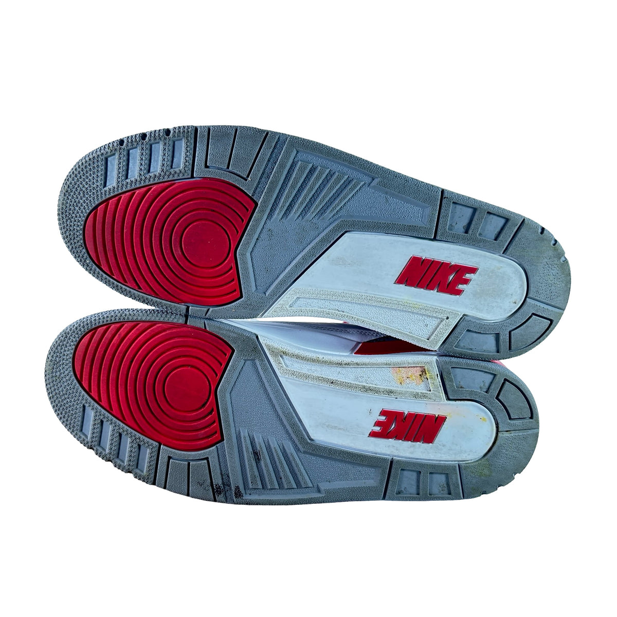 DN3707 160 Jordan 3 Retro Fire Red (2022) [USED] - 10.5 M (Used12)