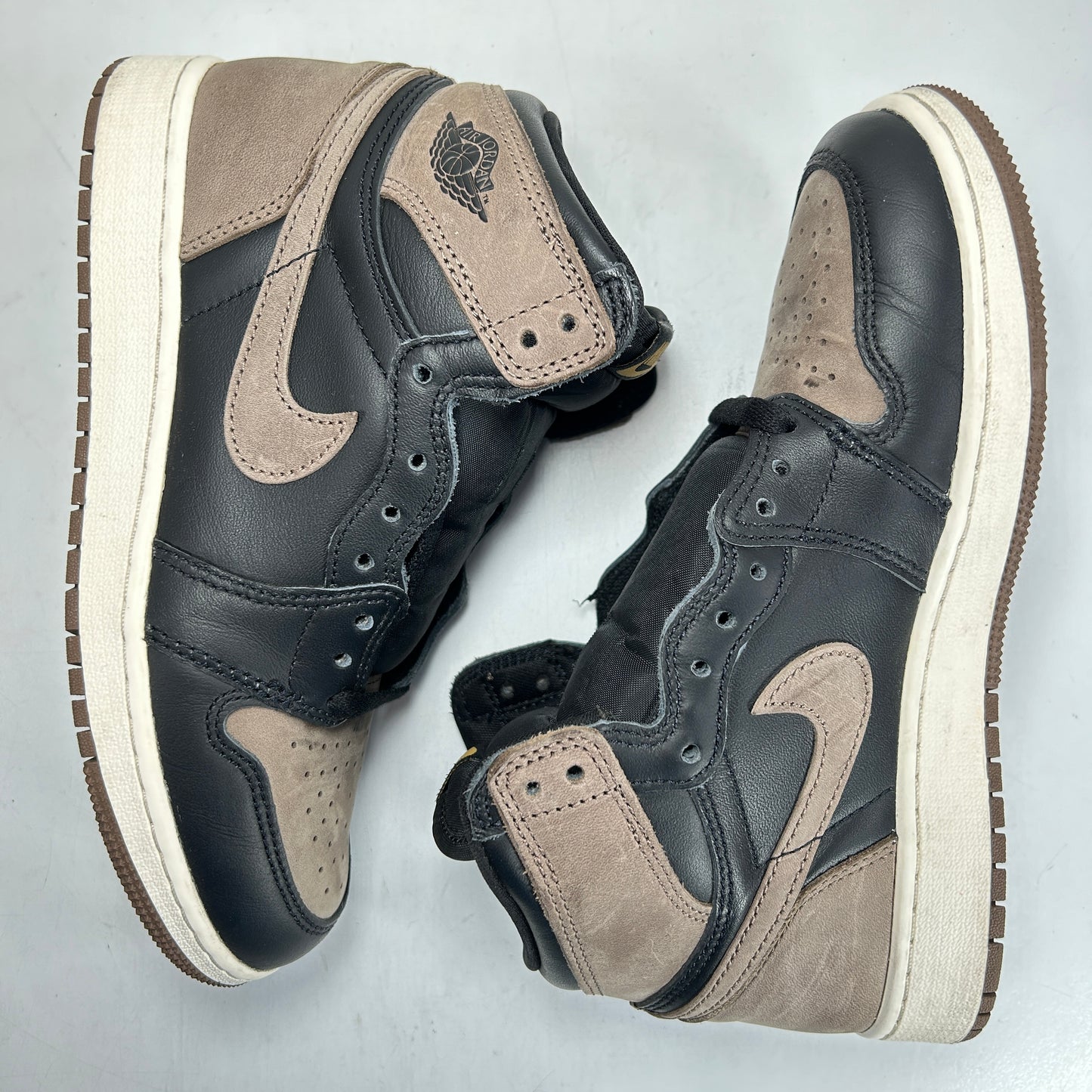 FD1437 020 Jordan 1 Retro High OG Palomino (GS) [USED] - 5.5 Y (Used)