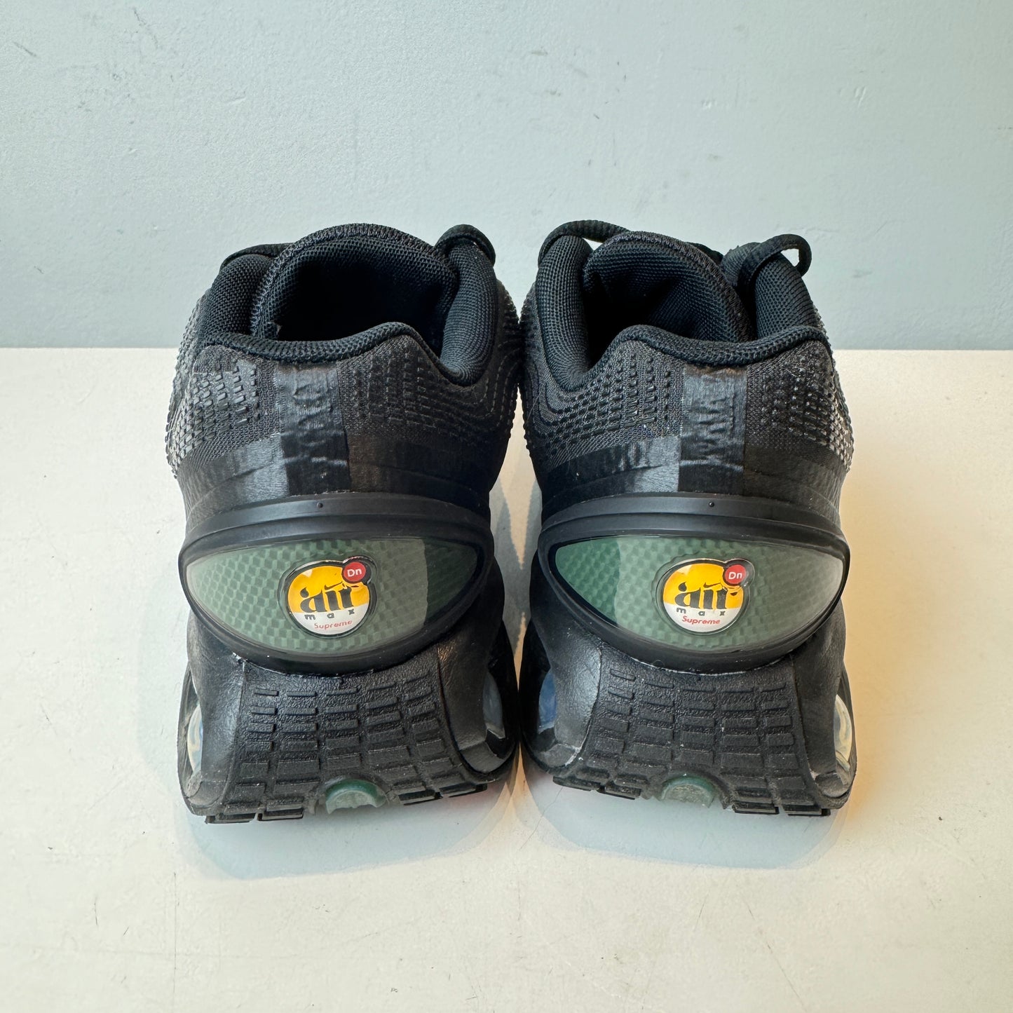FZ4044 001 Nike Air Max DN Supreme Black [USED] - 8 M (Used)