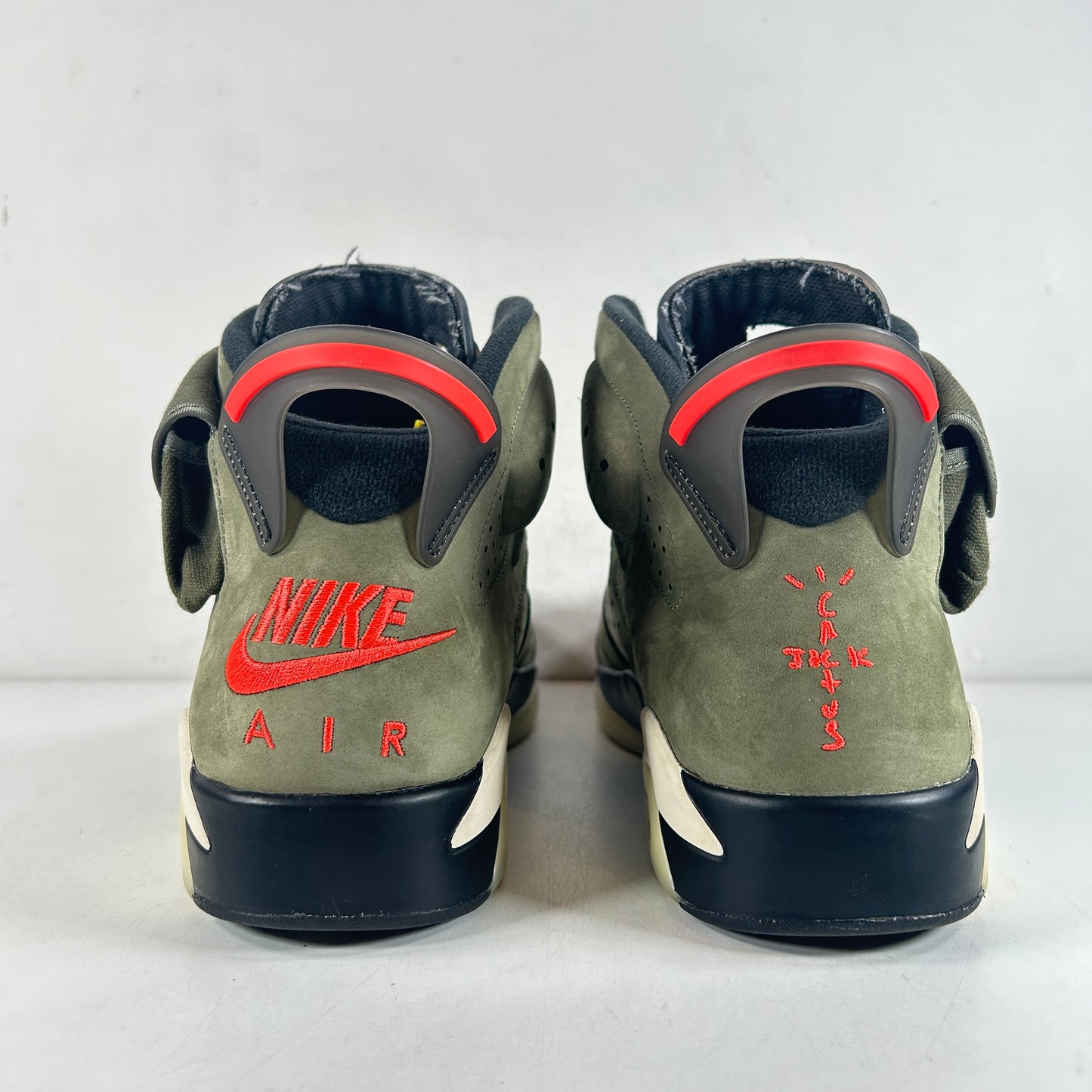 CN1084 200 Jordan 6 Retro Travis Scott [USED] - 13 M (Used)