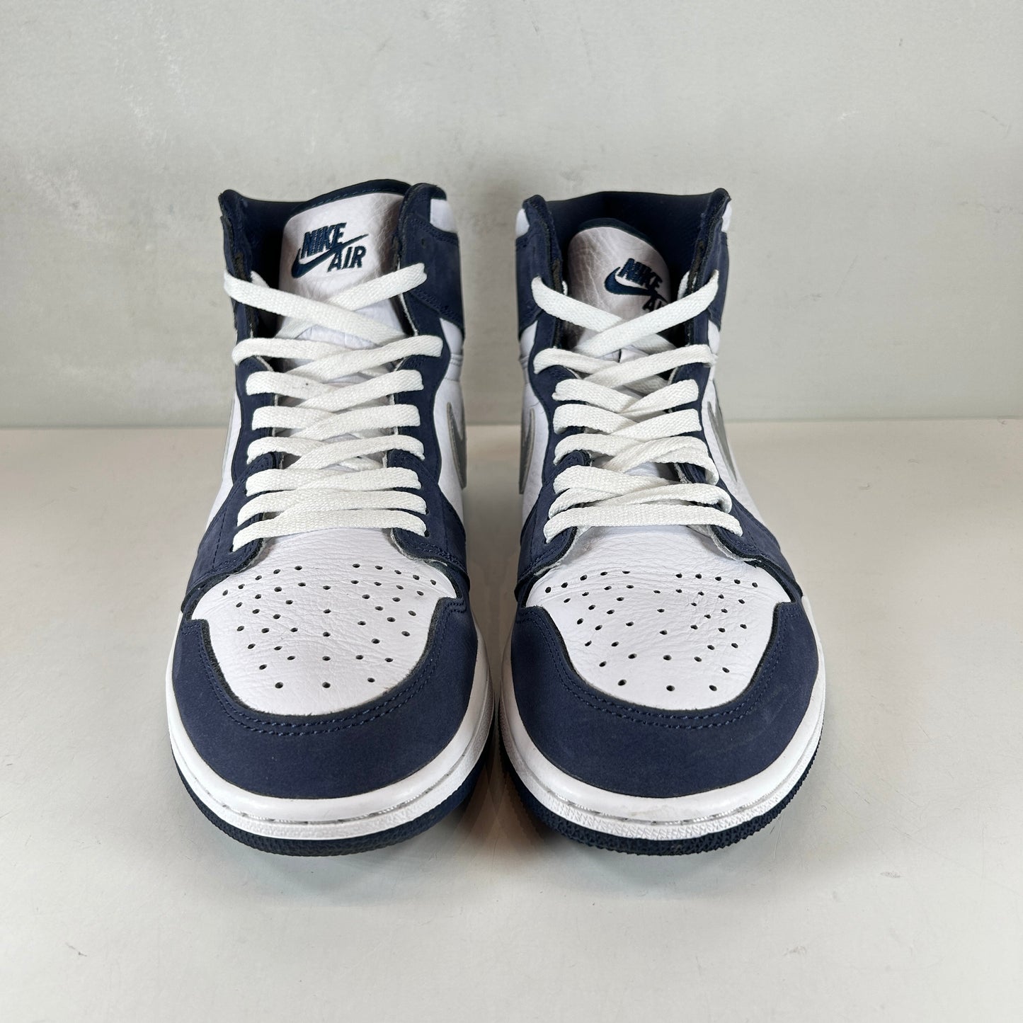 DC1788 100 Jordan 1 Co.JP Azul marino medianoche 2020