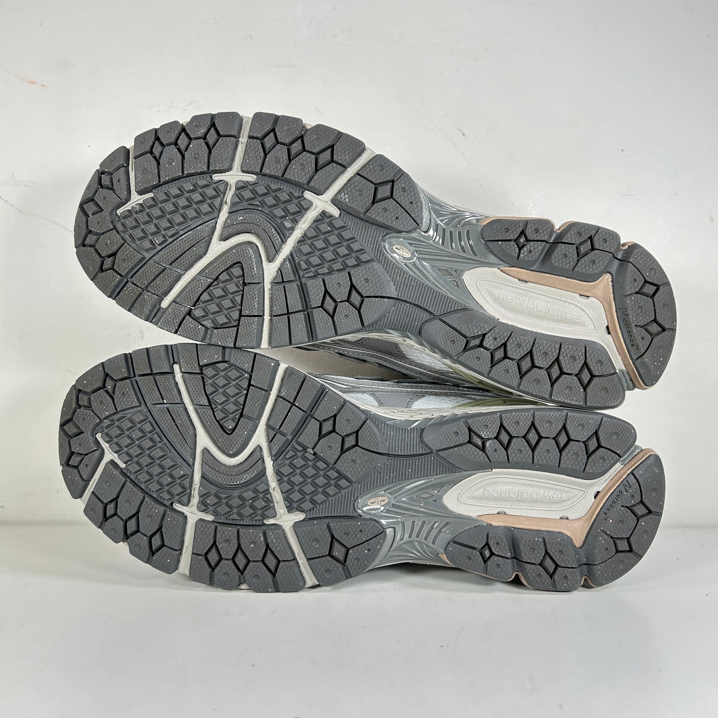 M1906NB New Balance 1906N Team Away Grey [USED] - 11 (VNDS)